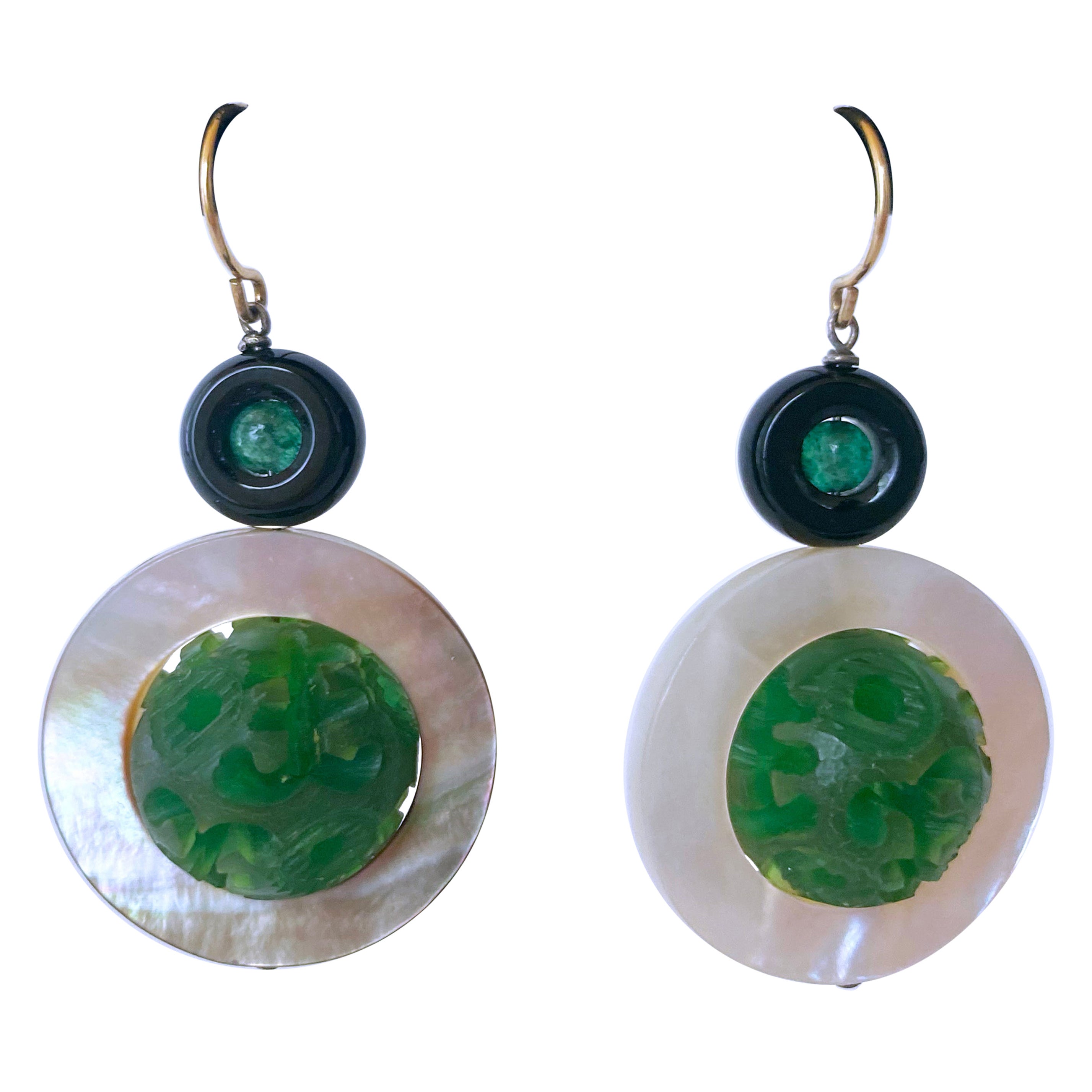 Marina J. Pendientes de madreperla, esmeralda, ónix y baquelita, oro amarillo de 14k