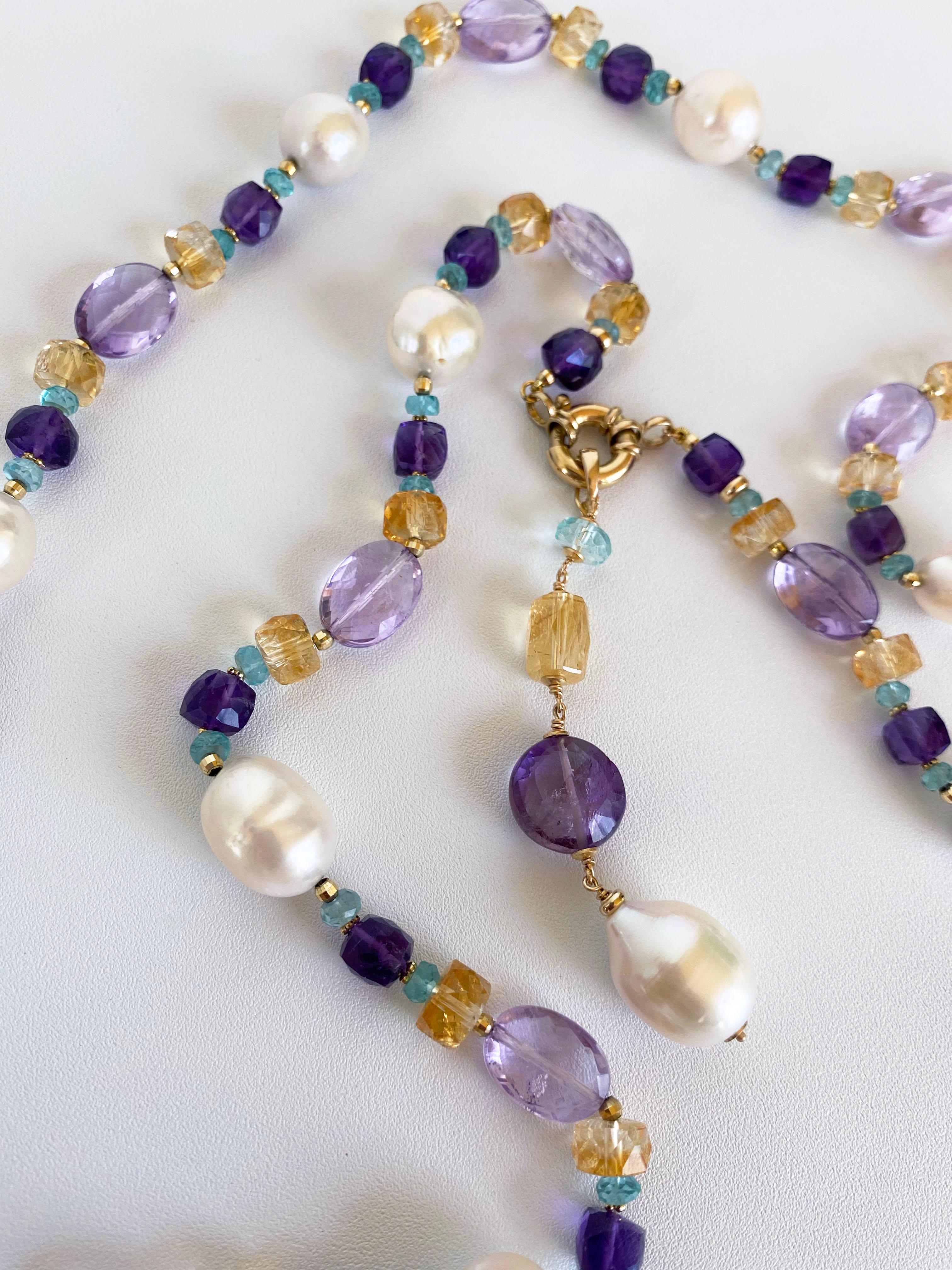 Perle Marina J. Sautoir multi-pierres et perles avec pampille pendante et or jaune 14 carats