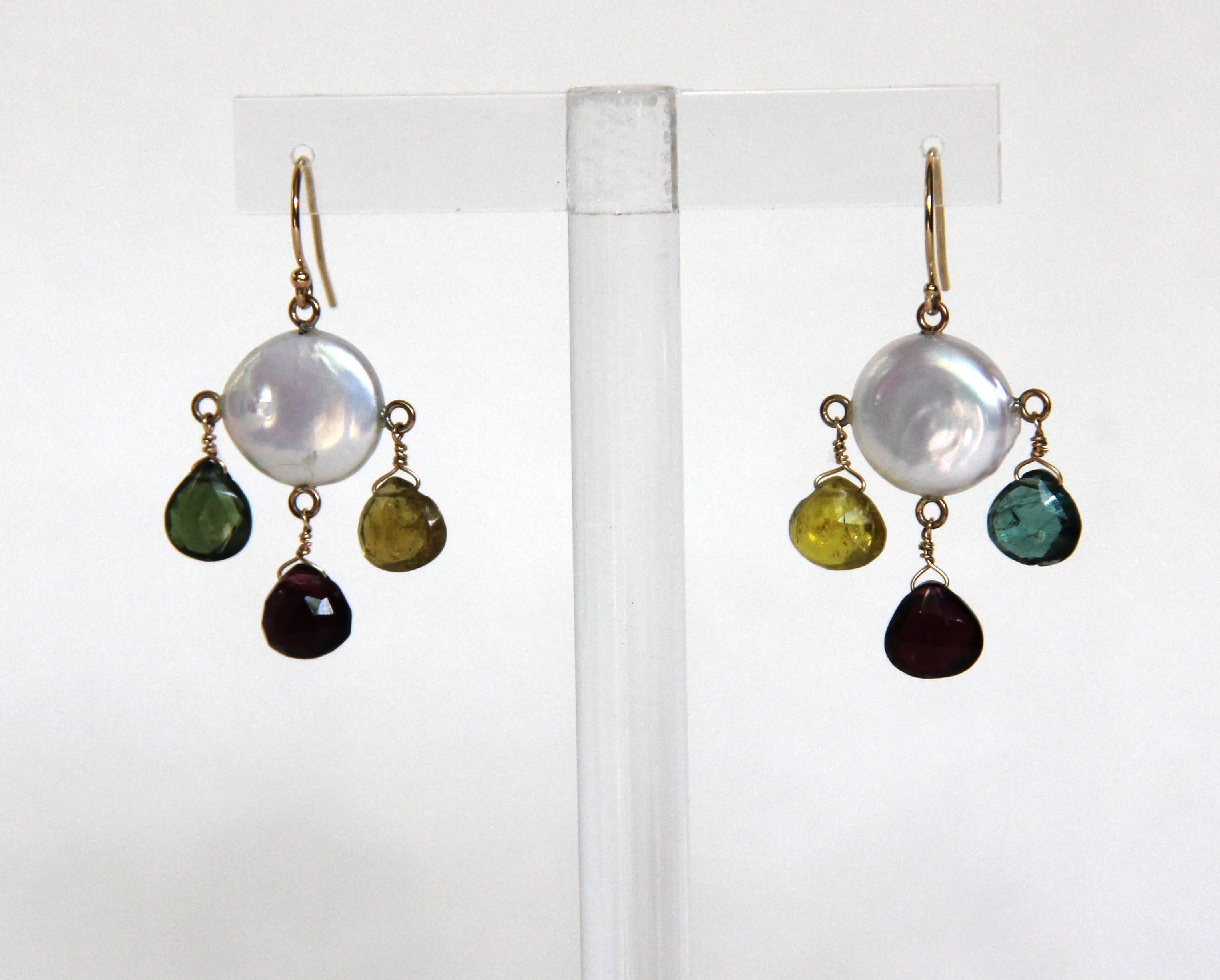 Marina J. Boucles d'oreilles chandelier en tourmaline multicolore, perles et or jaune 14 carats Pour femmes en vente