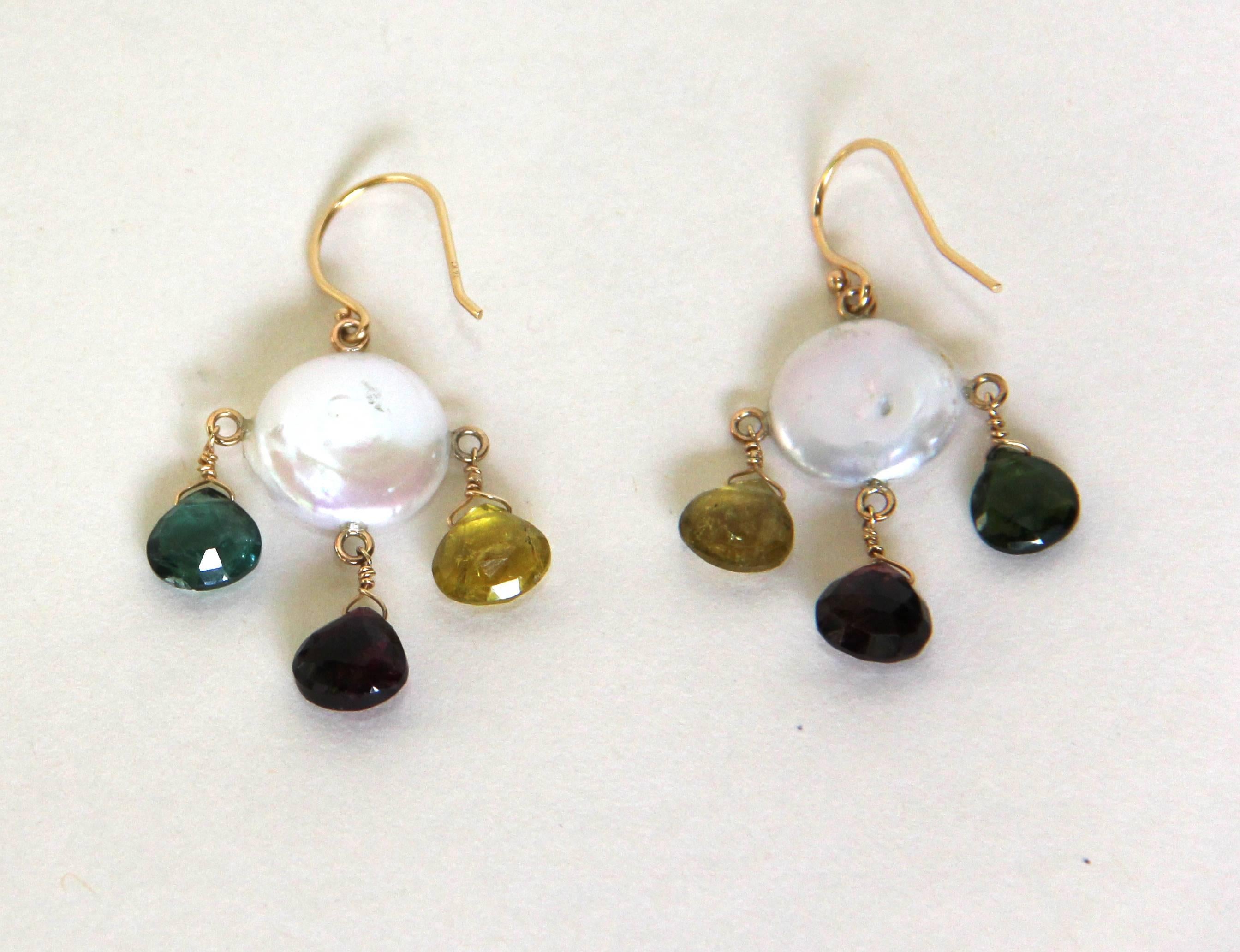 Marina J. Boucles d'oreilles chandelier en tourmaline multicolore, perles et or jaune 14 carats en vente 1