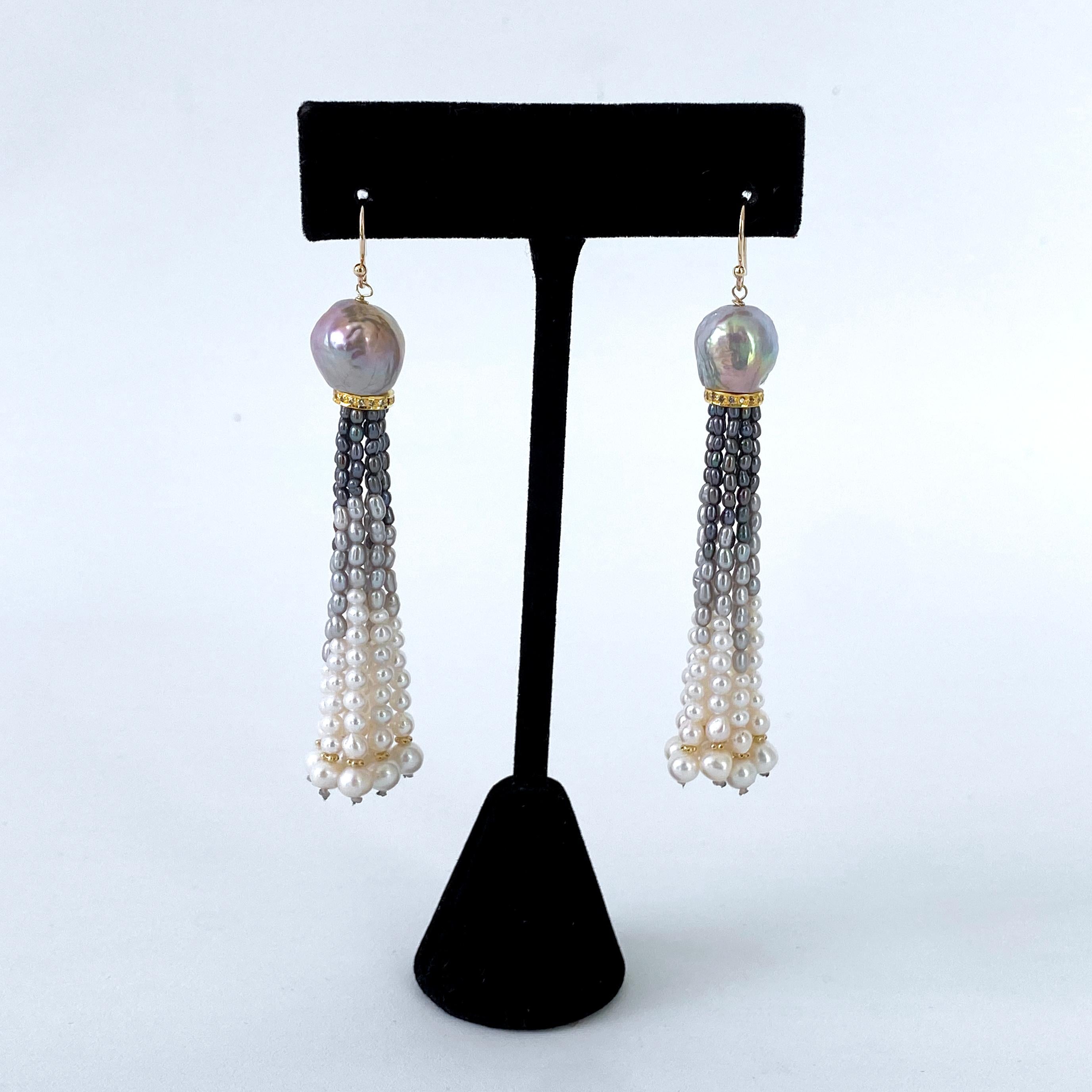 Perle Marina J. Boucles d'oreilles à pampilles dégradées avec diamants et crochets en or 14 carats massif en vente