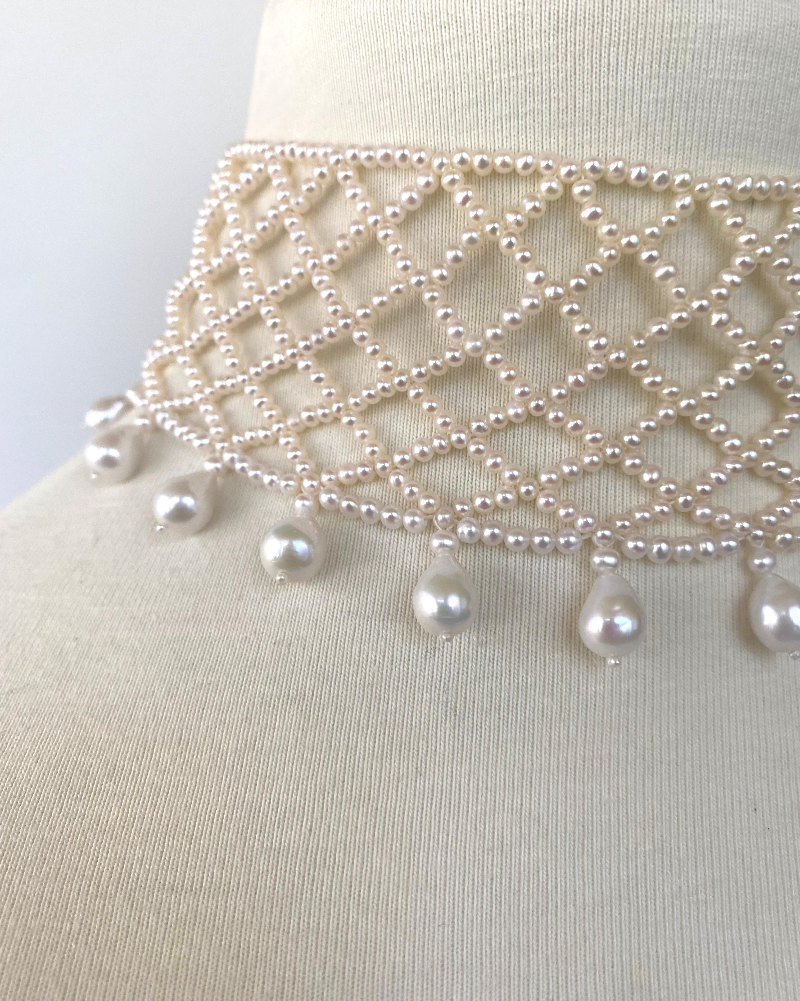 Marina J Einzigartiges Perlenhalsband mit verstellbarem, rhodiniertem Silberverschluss (Retro) im Angebot