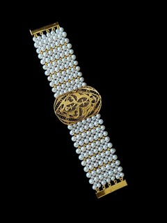 Marina J. Bracciale intrecciato di perle unico nel suo genere con centro vintage placcato in oro 18k