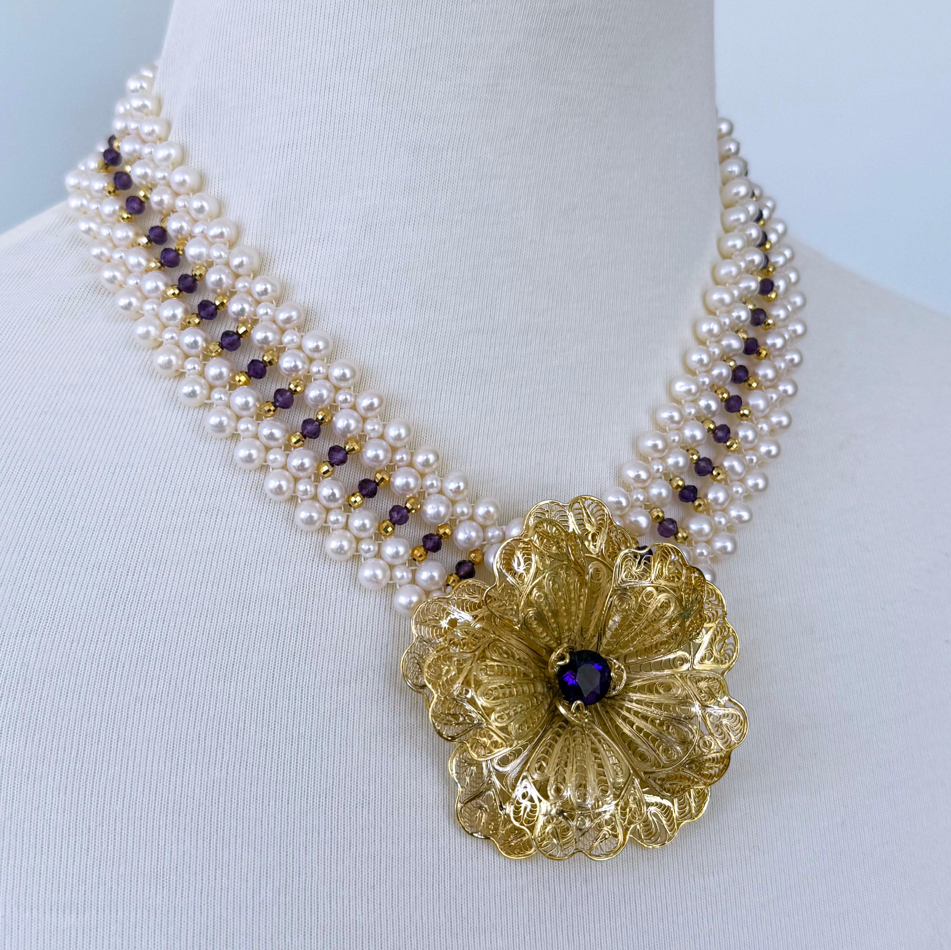 Marina J. Collana con perle, ametista e argento placcato 18k con centro floreale. In condizioni Nuovo in vendita a Los Angeles, CA