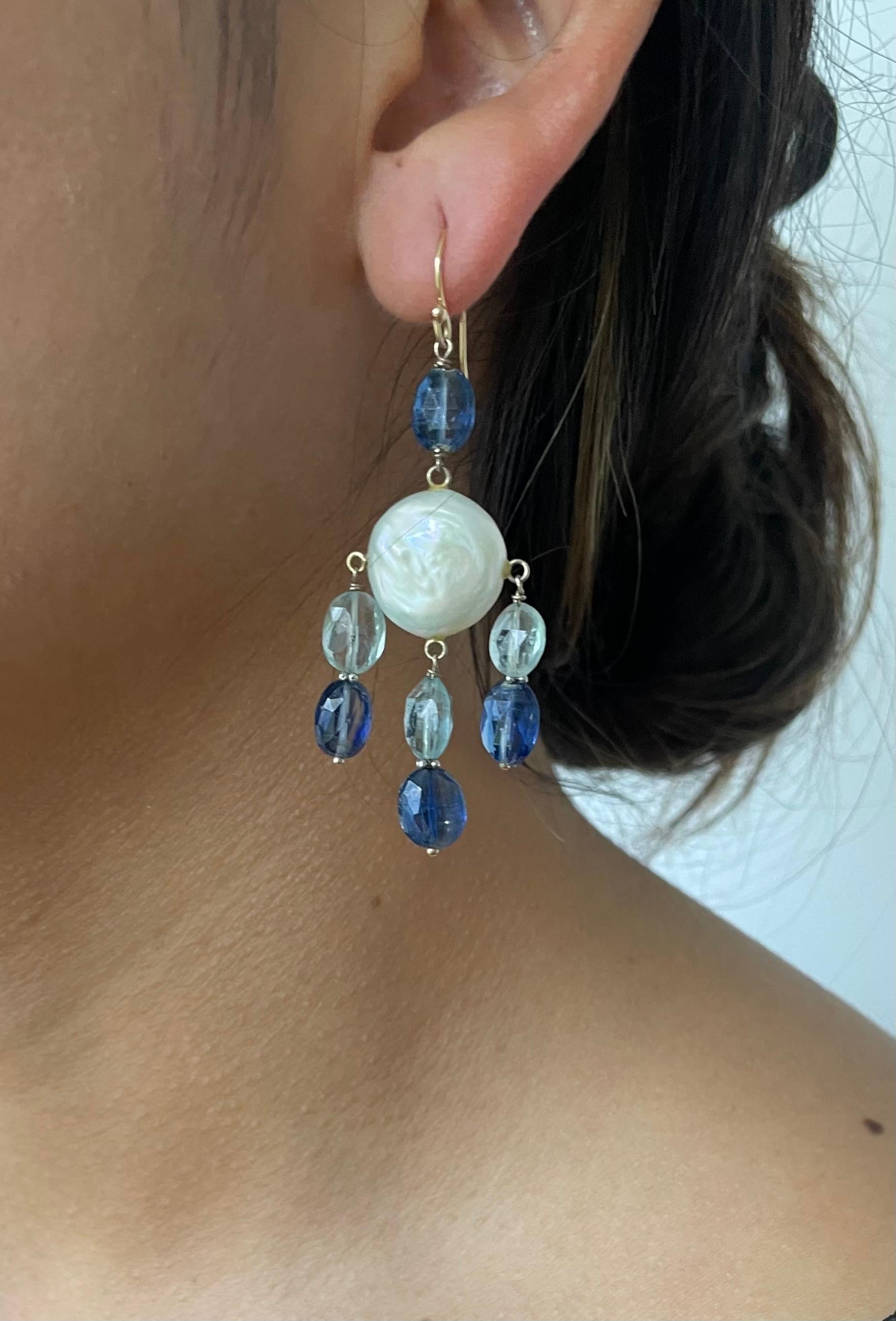 Artigiano Marina J. Orecchini con perle, kianite e acquamarina con chiusura a leva e oro bianco 14k in vendita