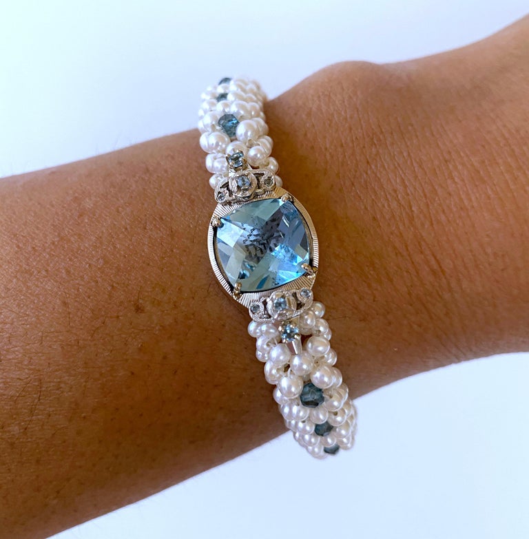 Marina J. Pearl & London Blue Topaz Bracelet with 14k White Gold In New Condition In Beverly Hills, CA