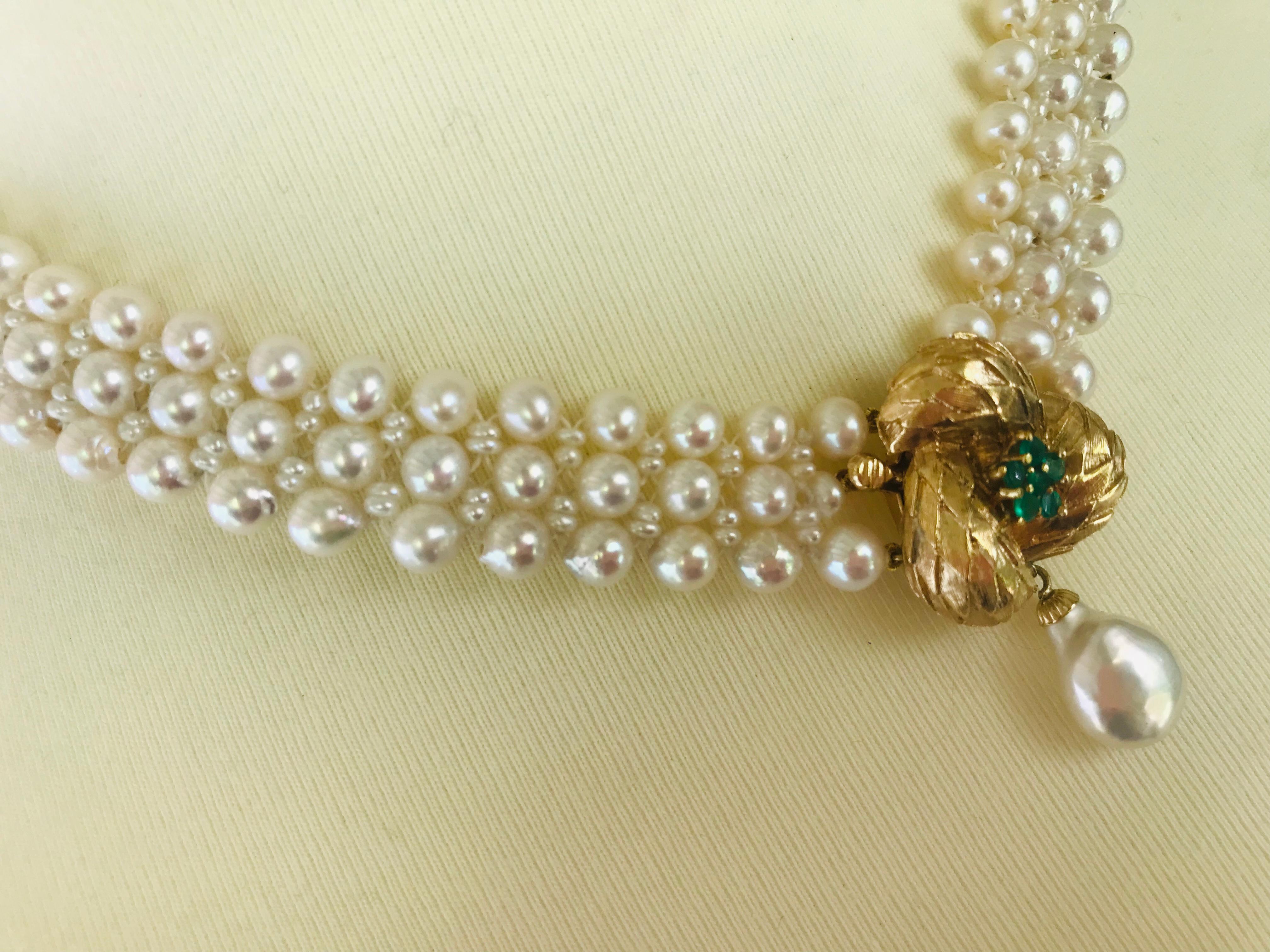 Marina J. Collier de perles avec bracelet central vintage en or jaune 14 carats et émeraudes en vente 1