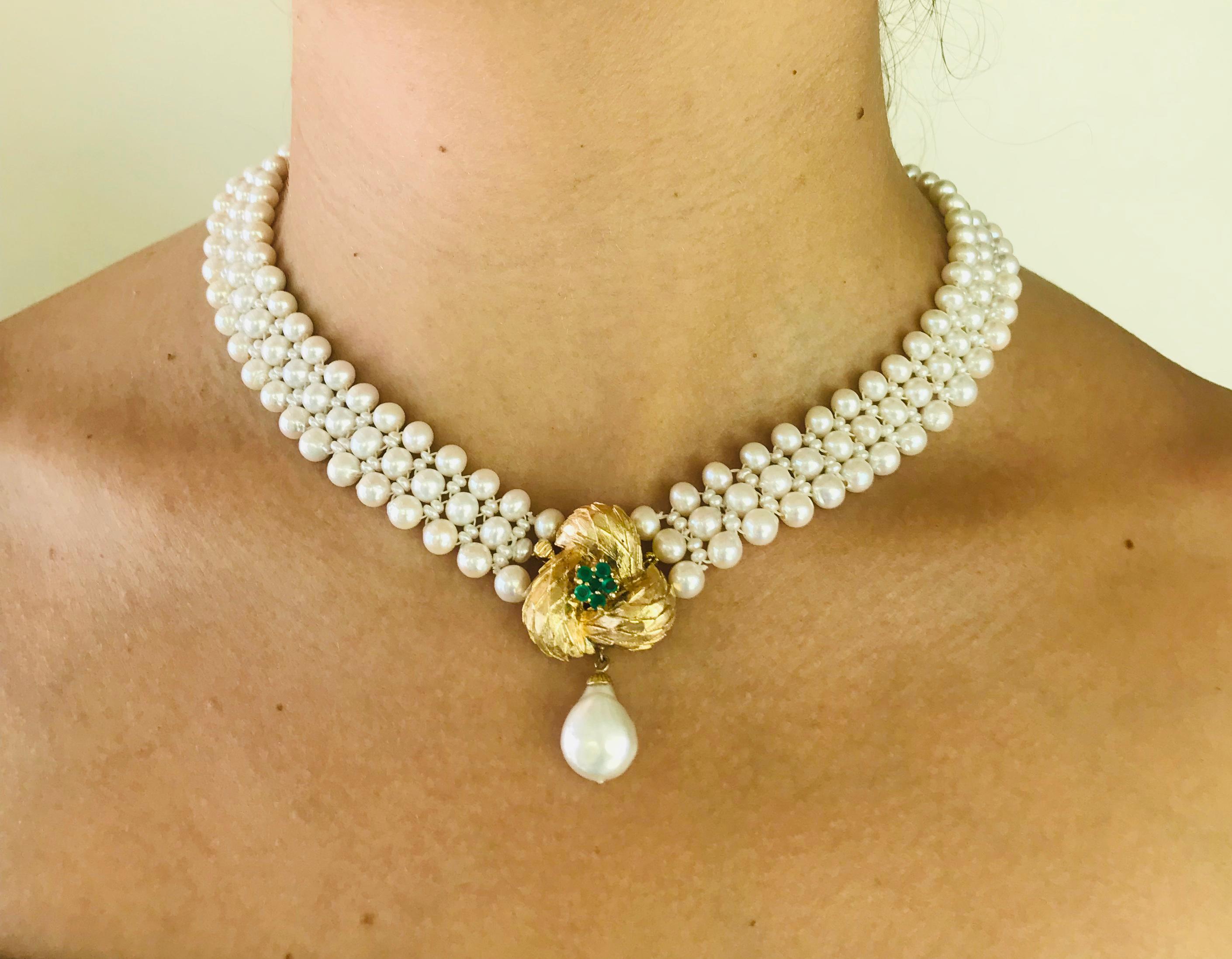 Women's Marina J. Pearl Necklace with Vintage 14k Yellow Gold and Emerald Center-Clasp For Sale