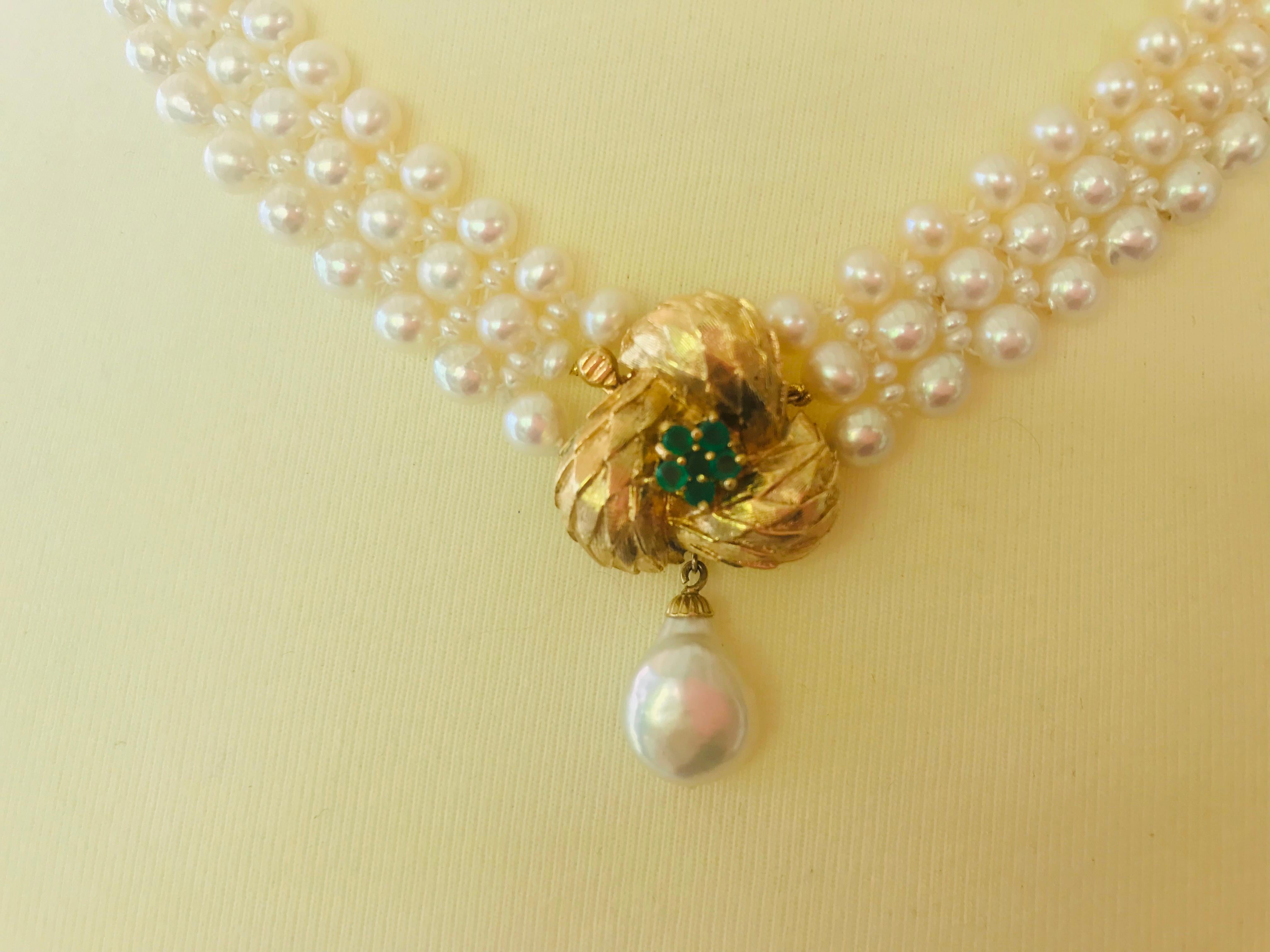 Marina J. Pearl Necklace with Vintage 14k Yellow Gold and Emerald Center-Clasp For Sale 2