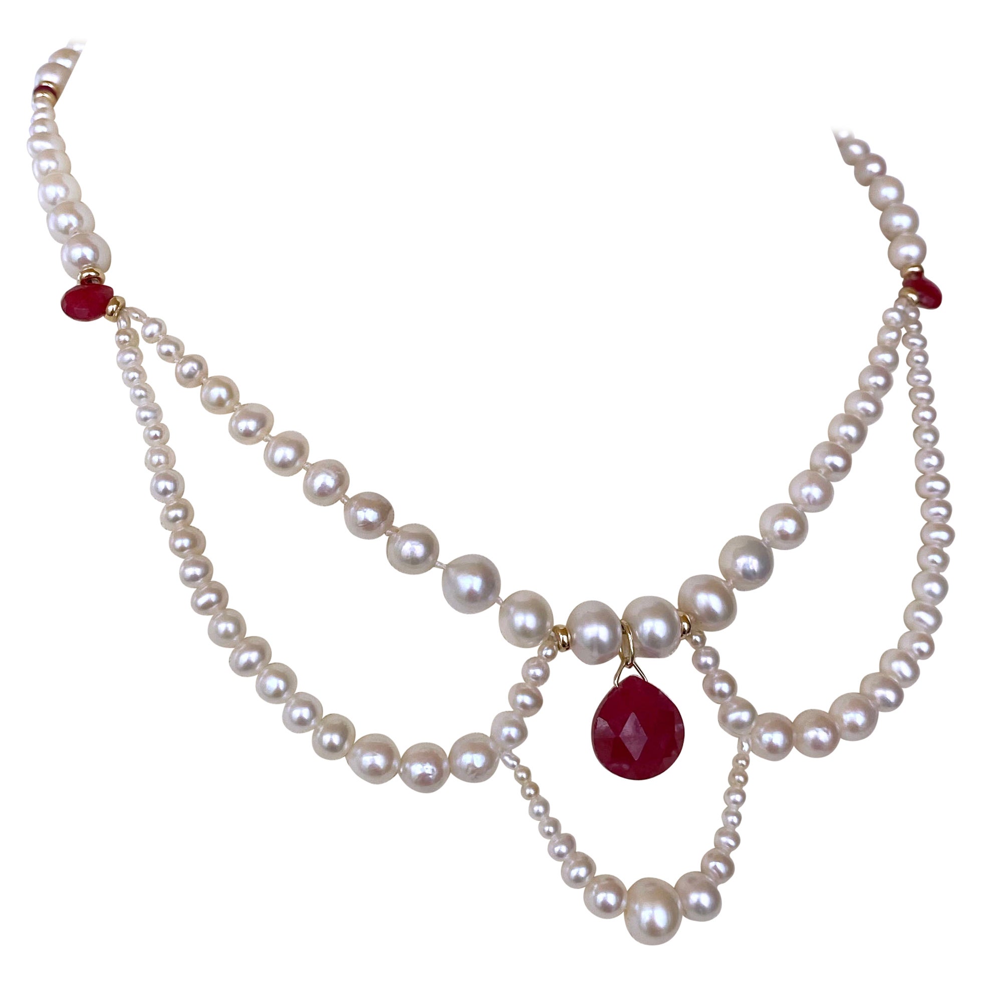 Collier d
inspiration victorienne Marina J. en perles, rubis et or jaune 14 carats