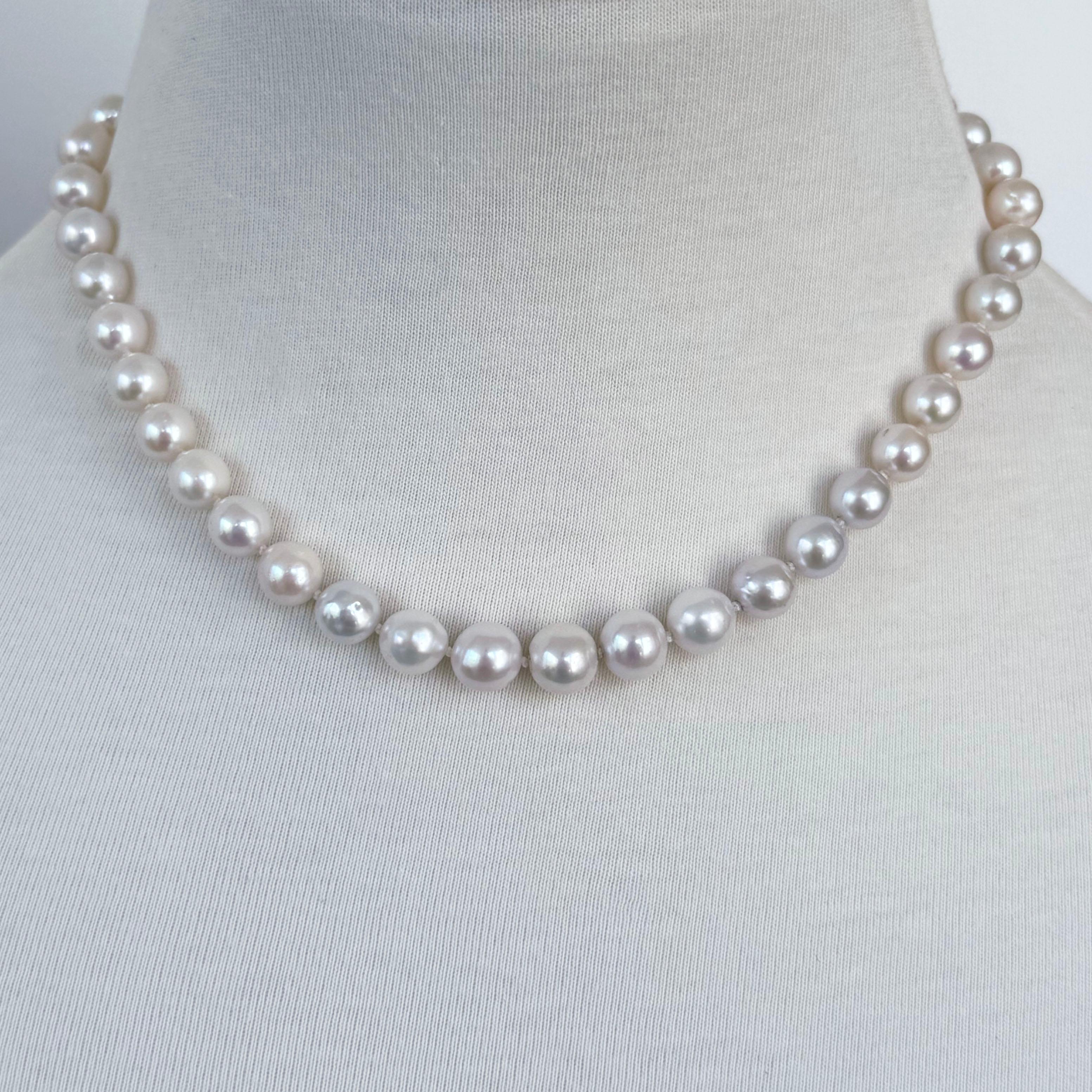 Marina J. Collana di perle con chiusura a sfera in oro giallo 18k in vendita 1