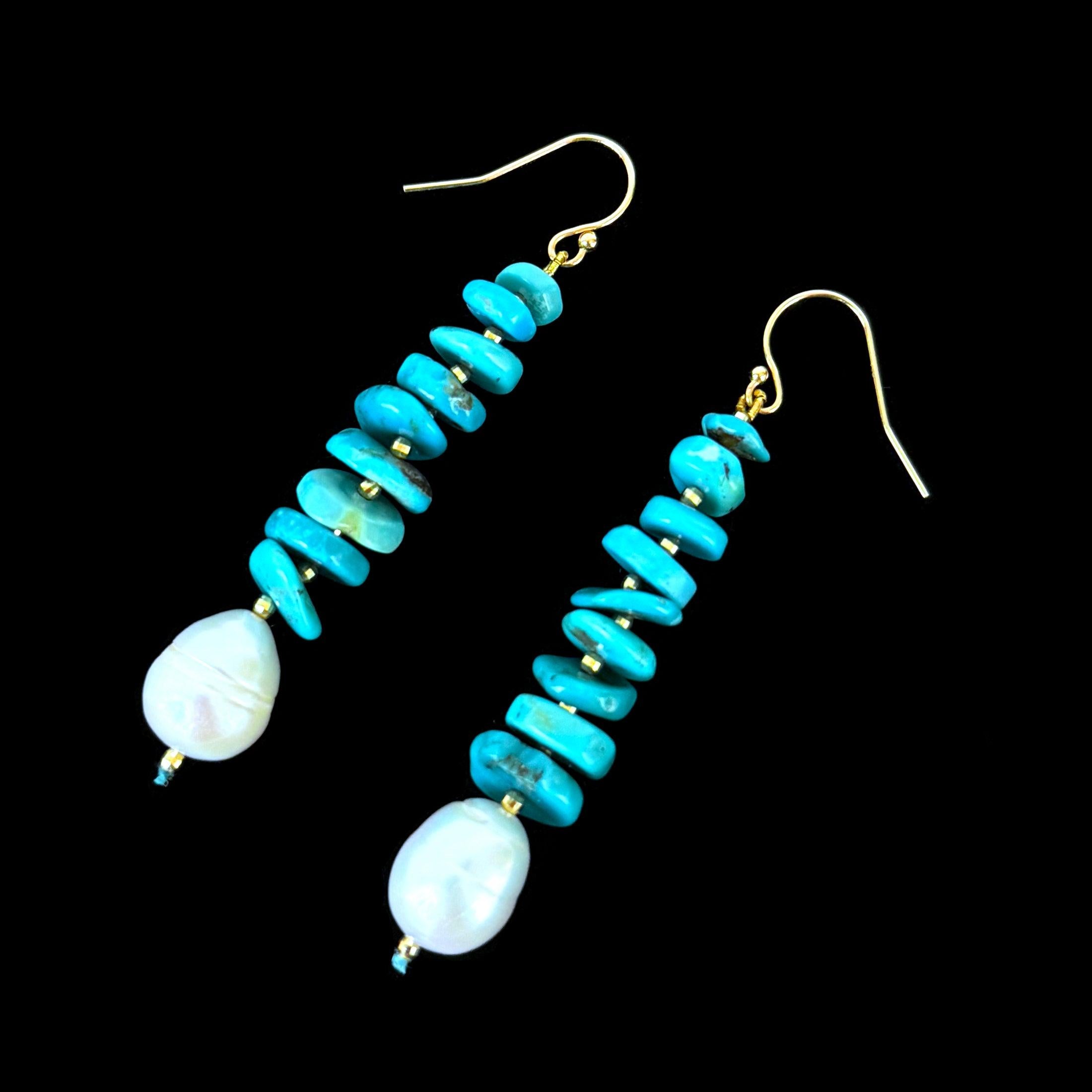 Moderne Boucles d'oreilles pendantes en or jaune 14k, turquoise et perles de Marina J. en vente
