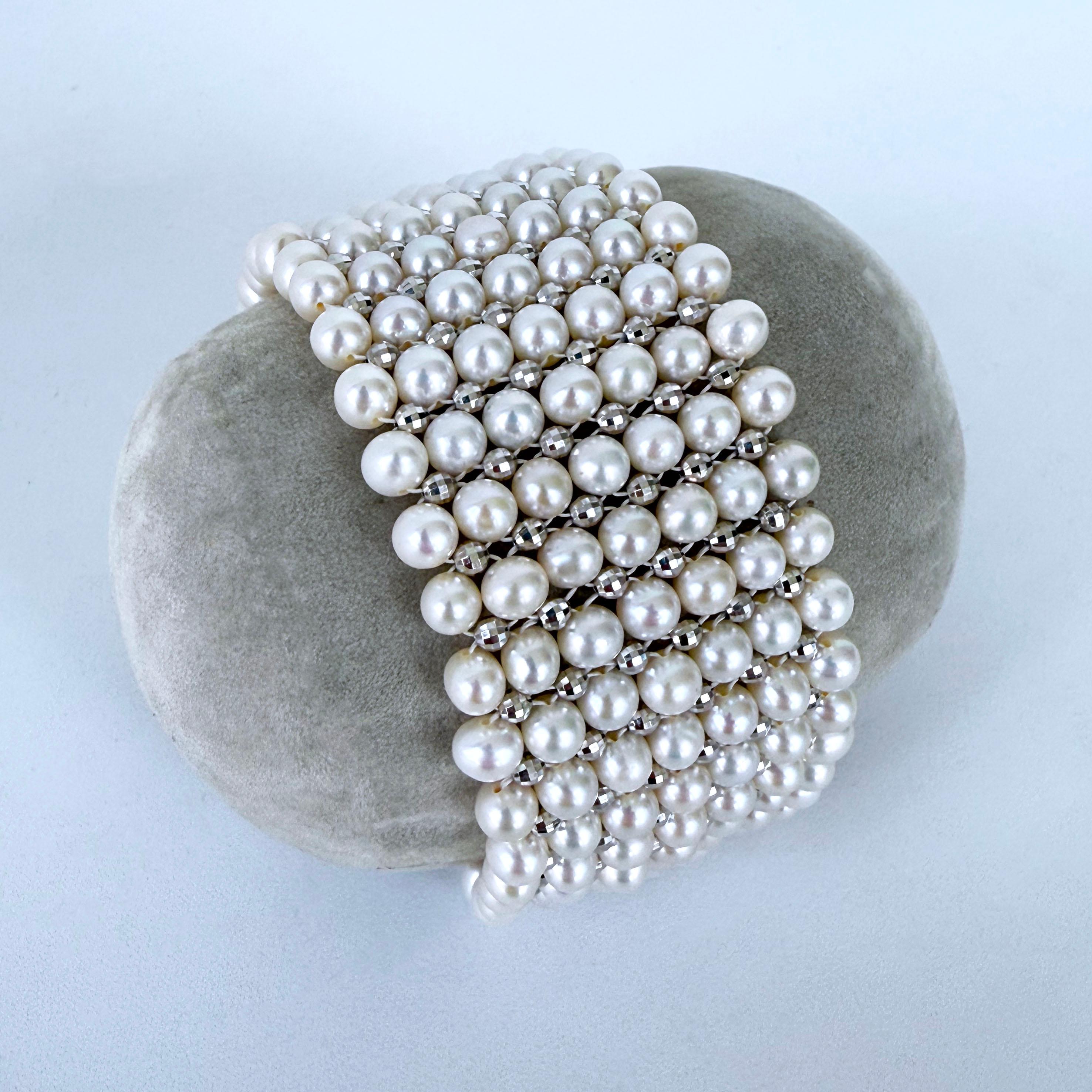 Marina J. Pearl Woven Bracelet with Faceted Silver - Rhodium Plated Beads In New Condition For Sale In Los Angeles, CA