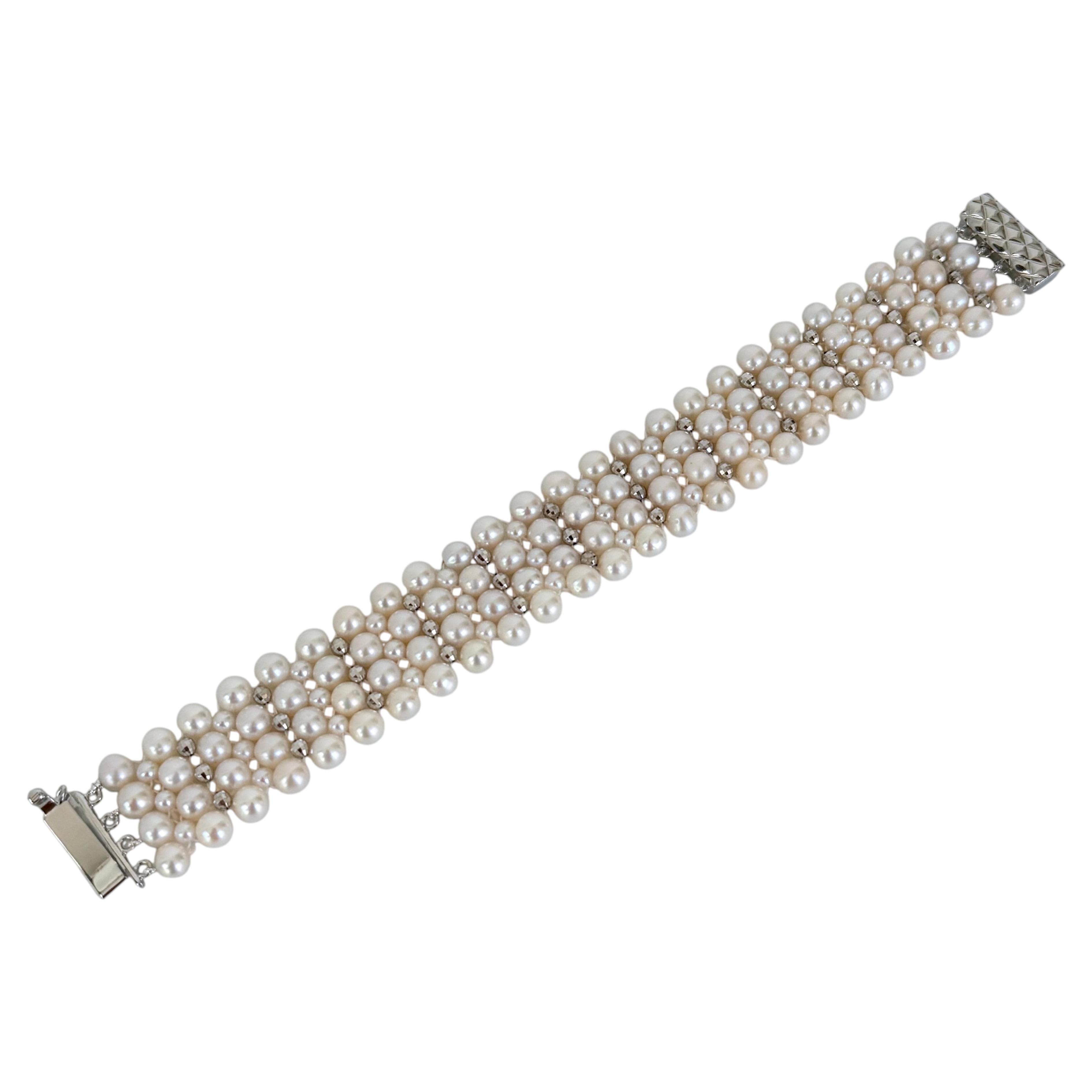 Marina J. : Bracelet de mariée en perles tissées avec des perles en argent plaqué rhodium