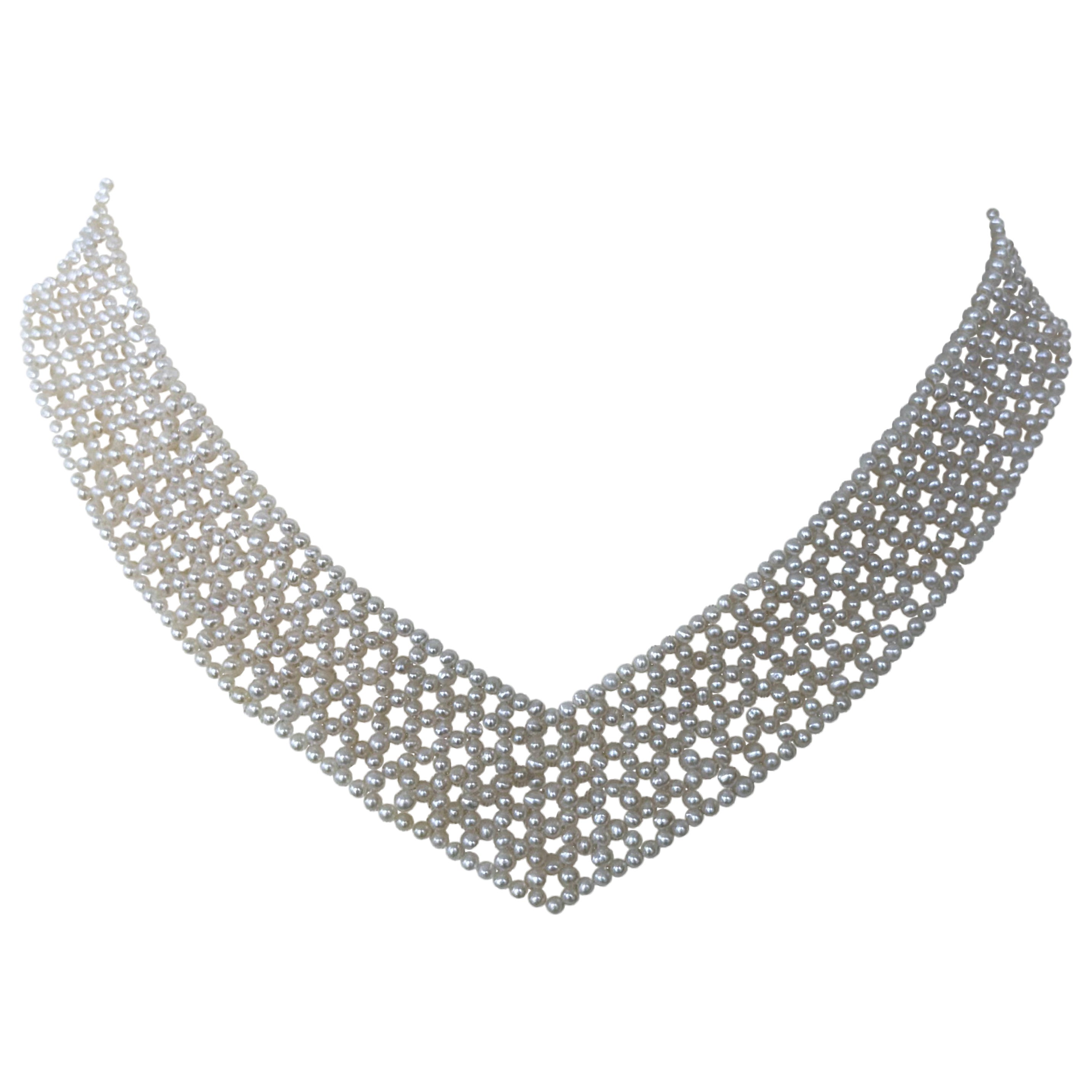 V. J. J. Collana di perle intrecciate a "V" con chiusura regolabile in 14k