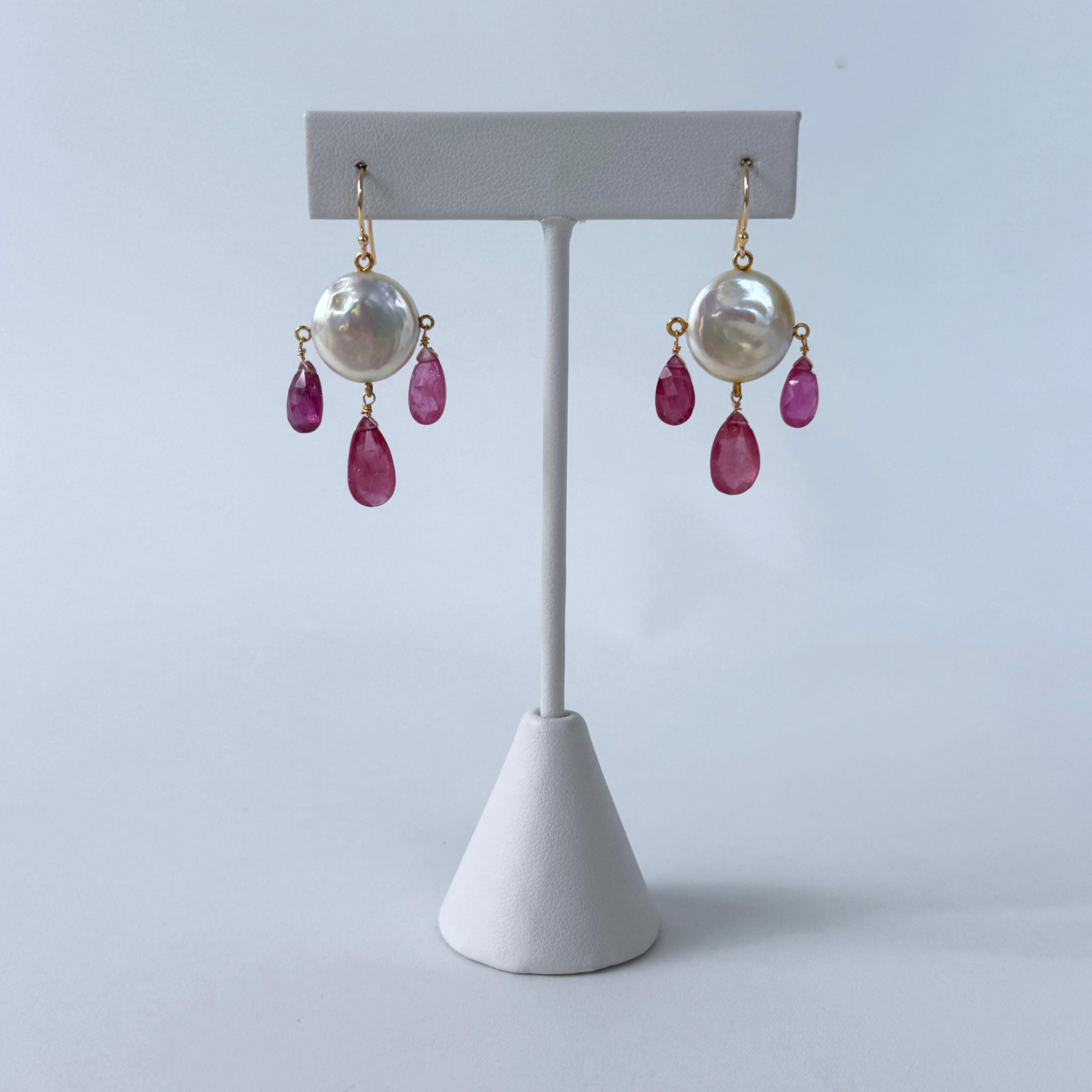 Perle Boucles d'oreilles chandelier en saphir rose, perles et or 14k de Marina J. en vente
