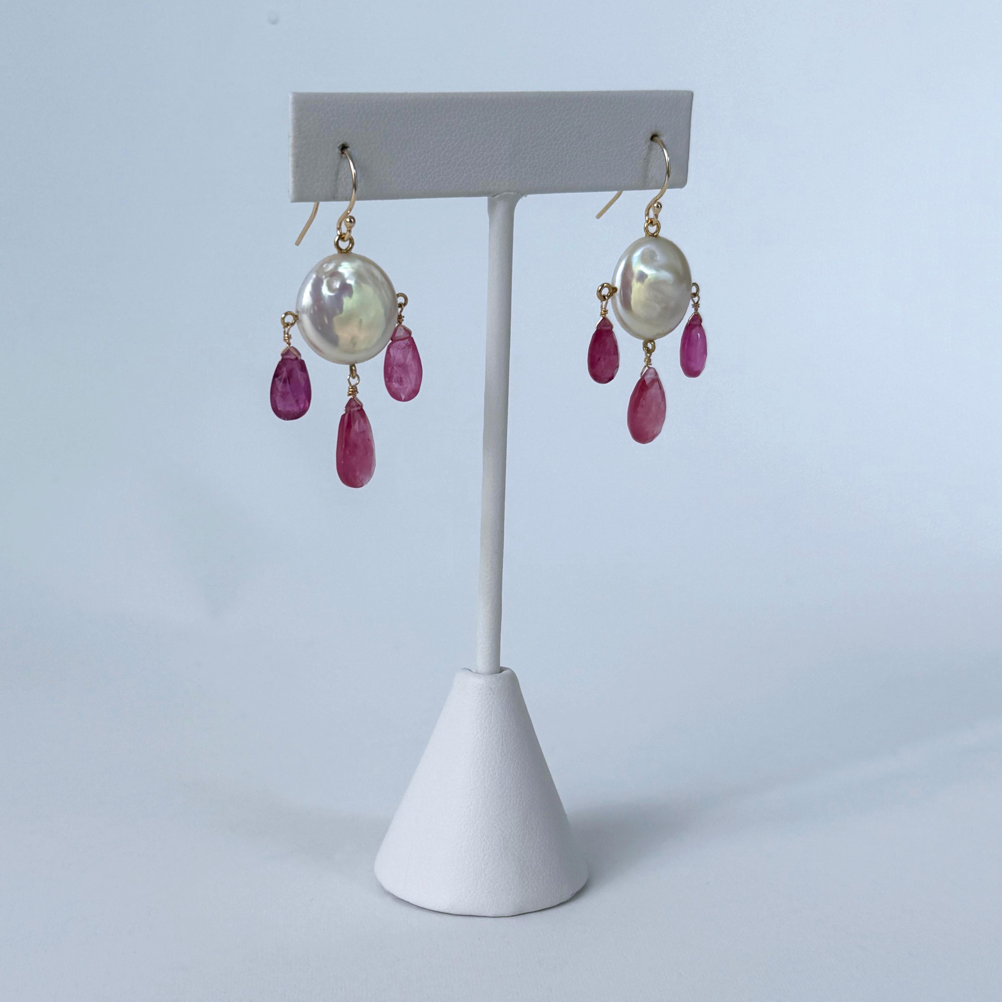 Boucles d'oreilles chandelier en saphir rose, perles et or 14k de Marina J. Neuf - En vente à Los Angeles, CA