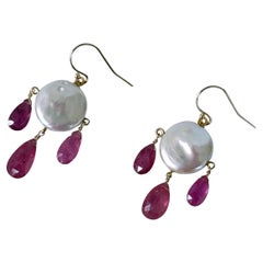 Marina J. Orecchini a lampadario con zaffiro rosa, perle e oro 14k