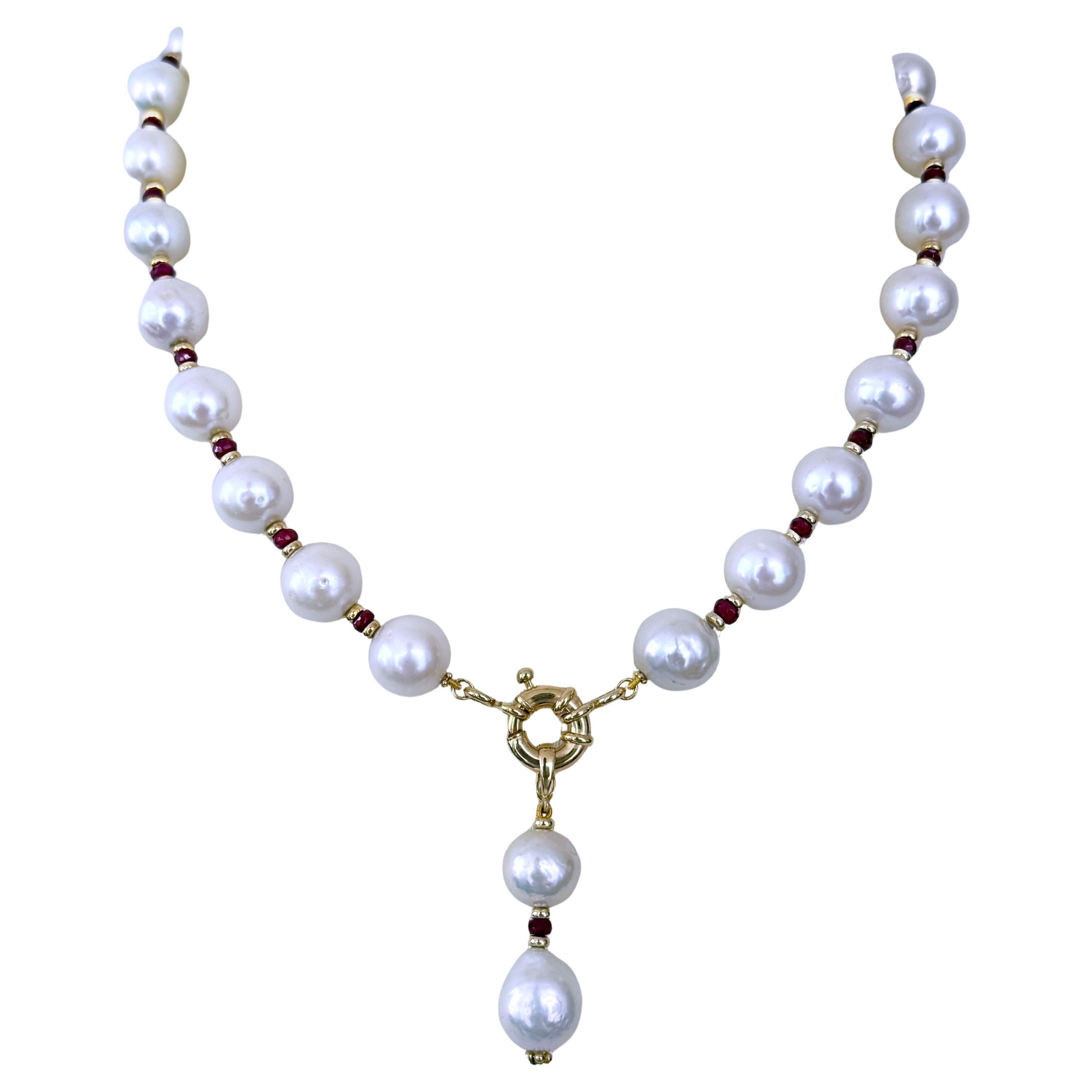Marina J. Tropfen-Halskette aus massivem 14k Gelbgold mit Rubin, Perle und Perle