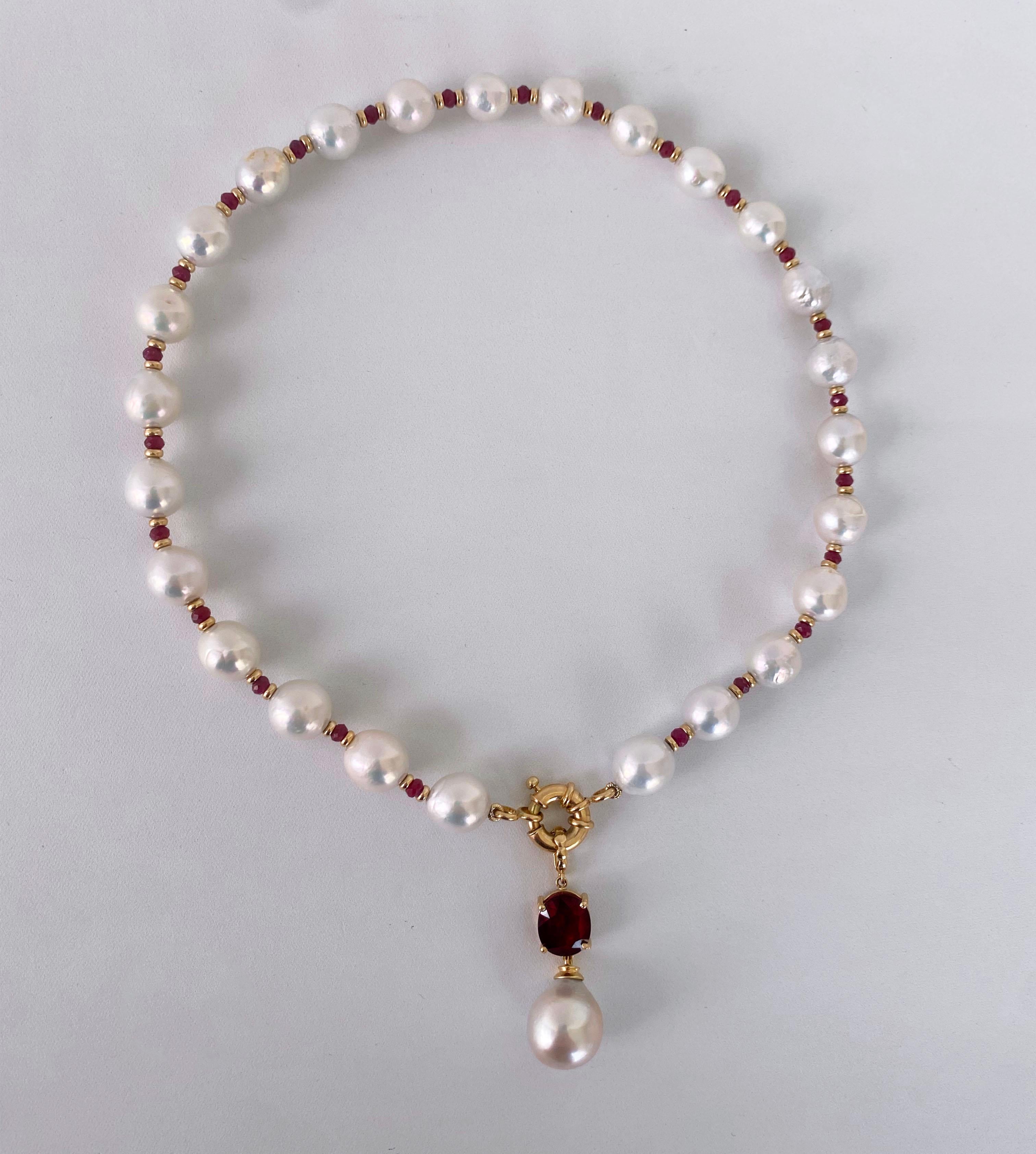  Marina J. Collier en or jaune 14 carats, perles, perles baroques et pierres de rubis en vente 2