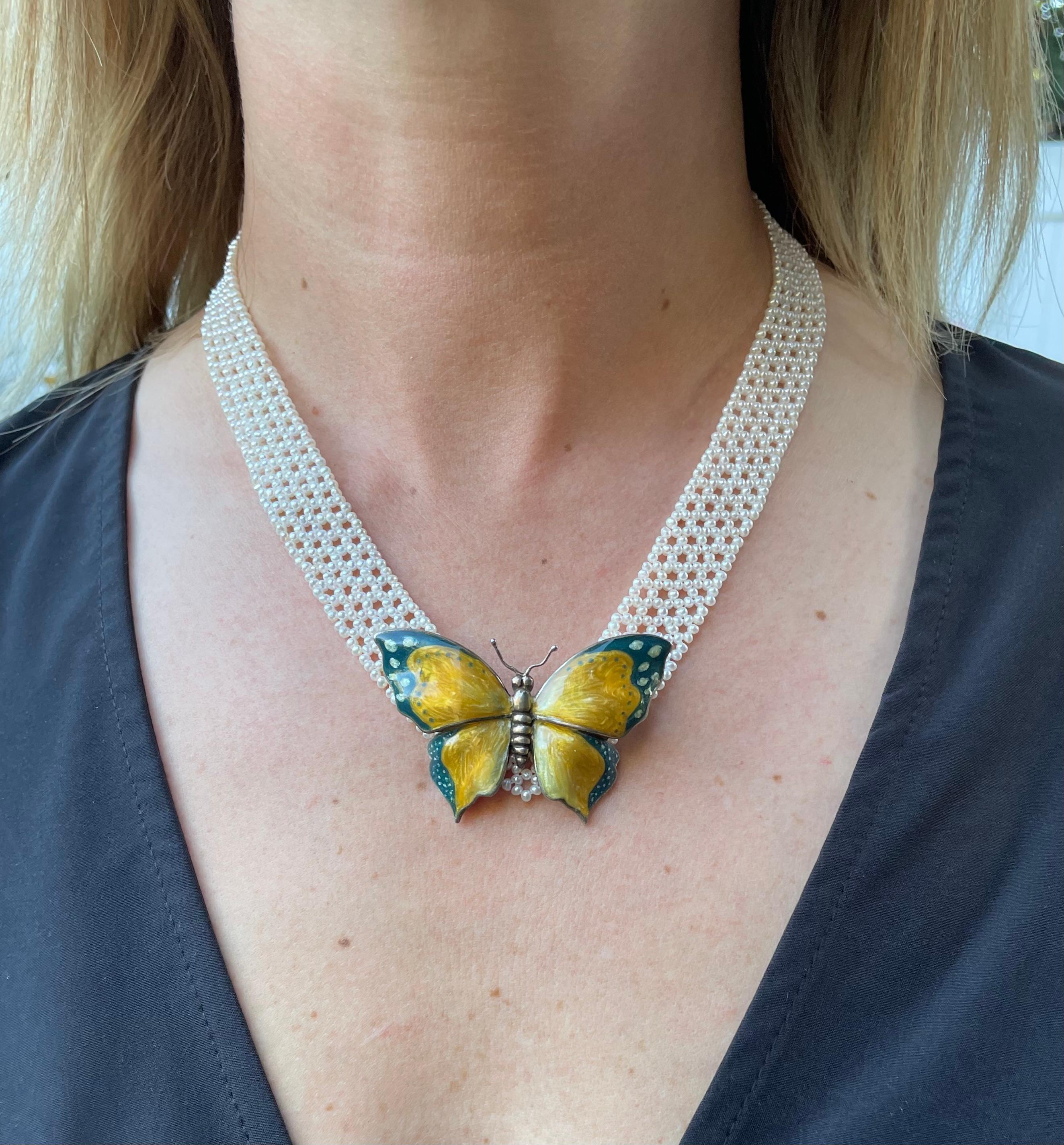 Donna V. J. J. Collana a 