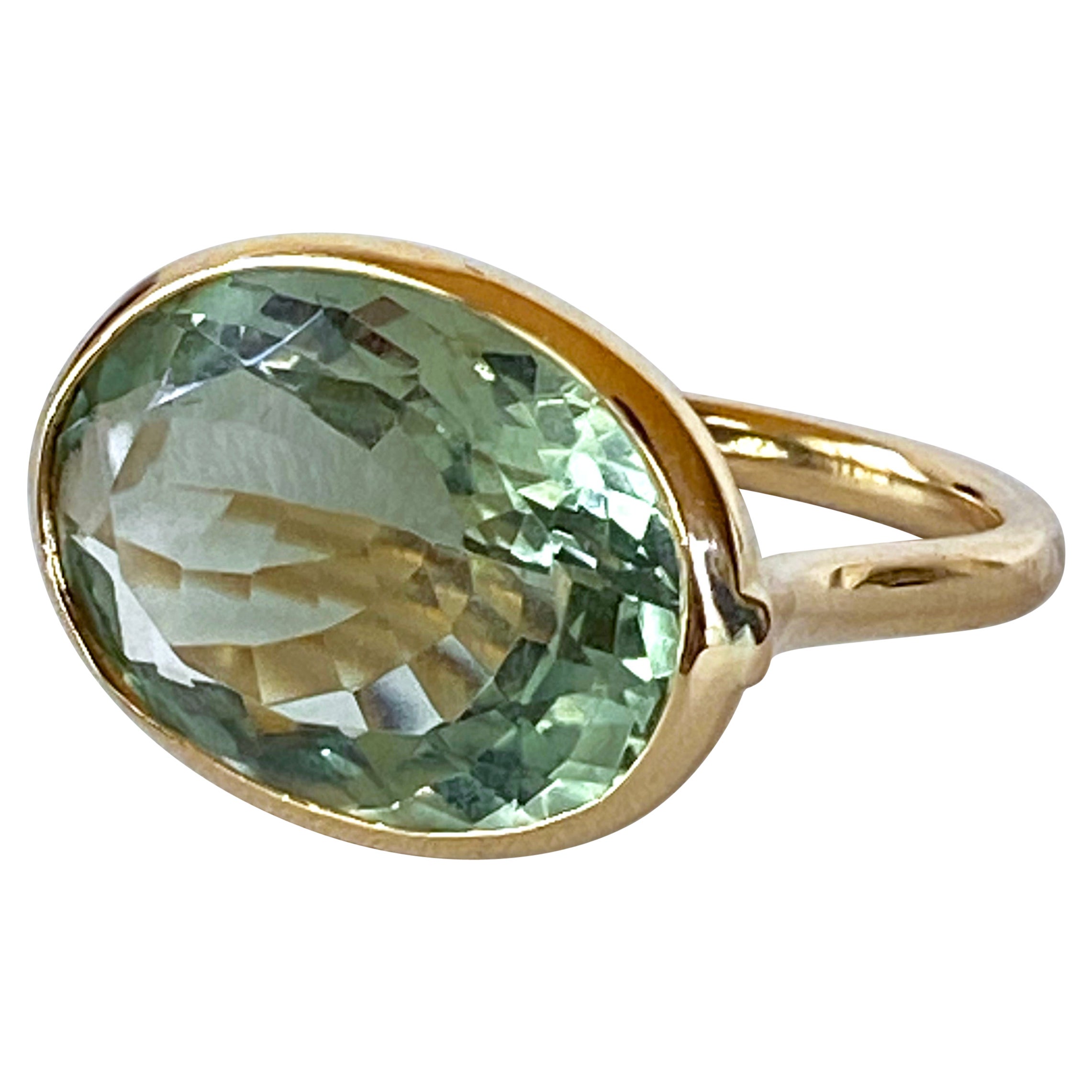 Marina J. Ring aus massivem 14-karätigem Gelbgold mit grünem Amethyst