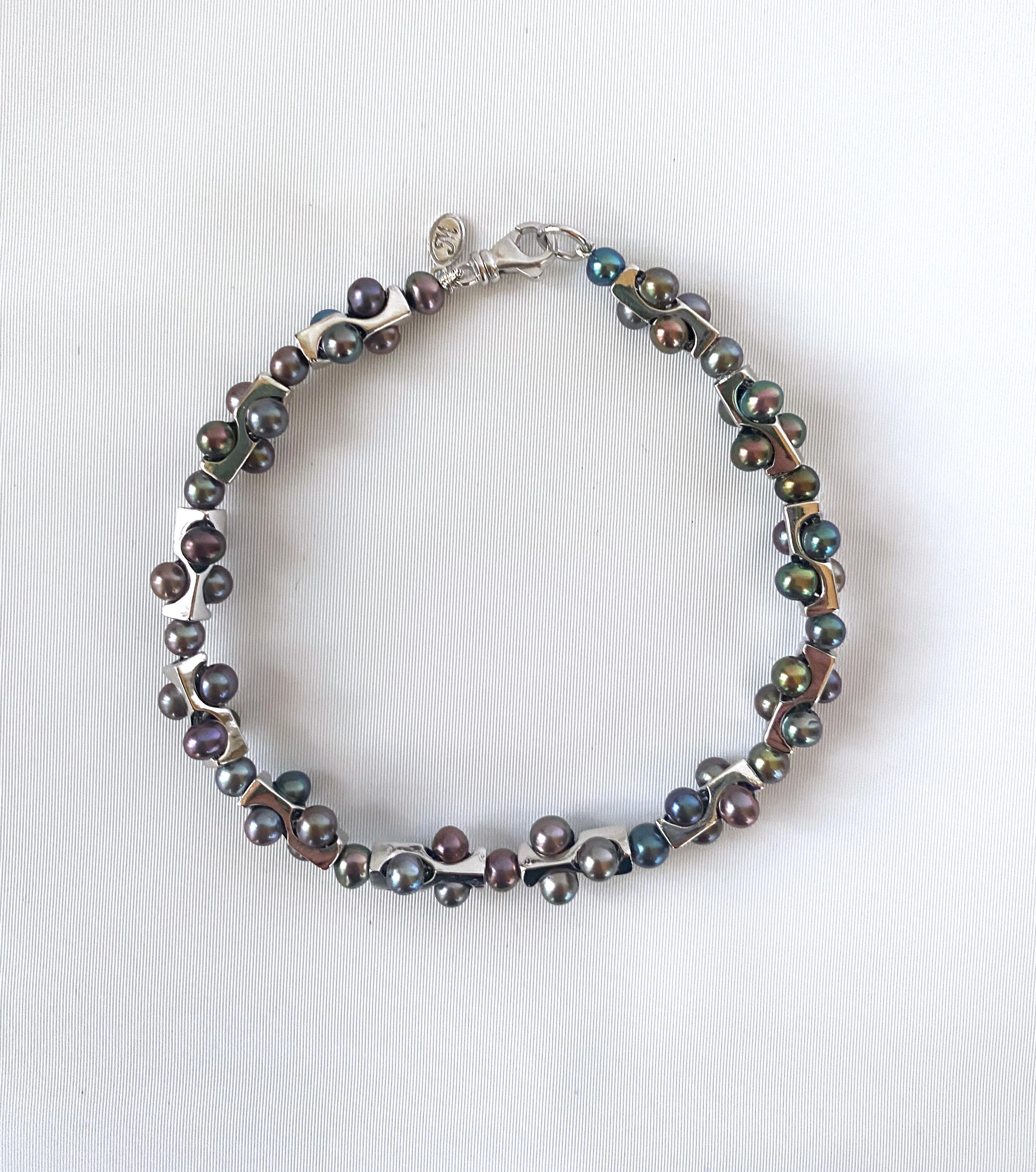 Marina J. Bracelet géométrique unisexe avec perles noires et or blanc 14 carats en vente 4