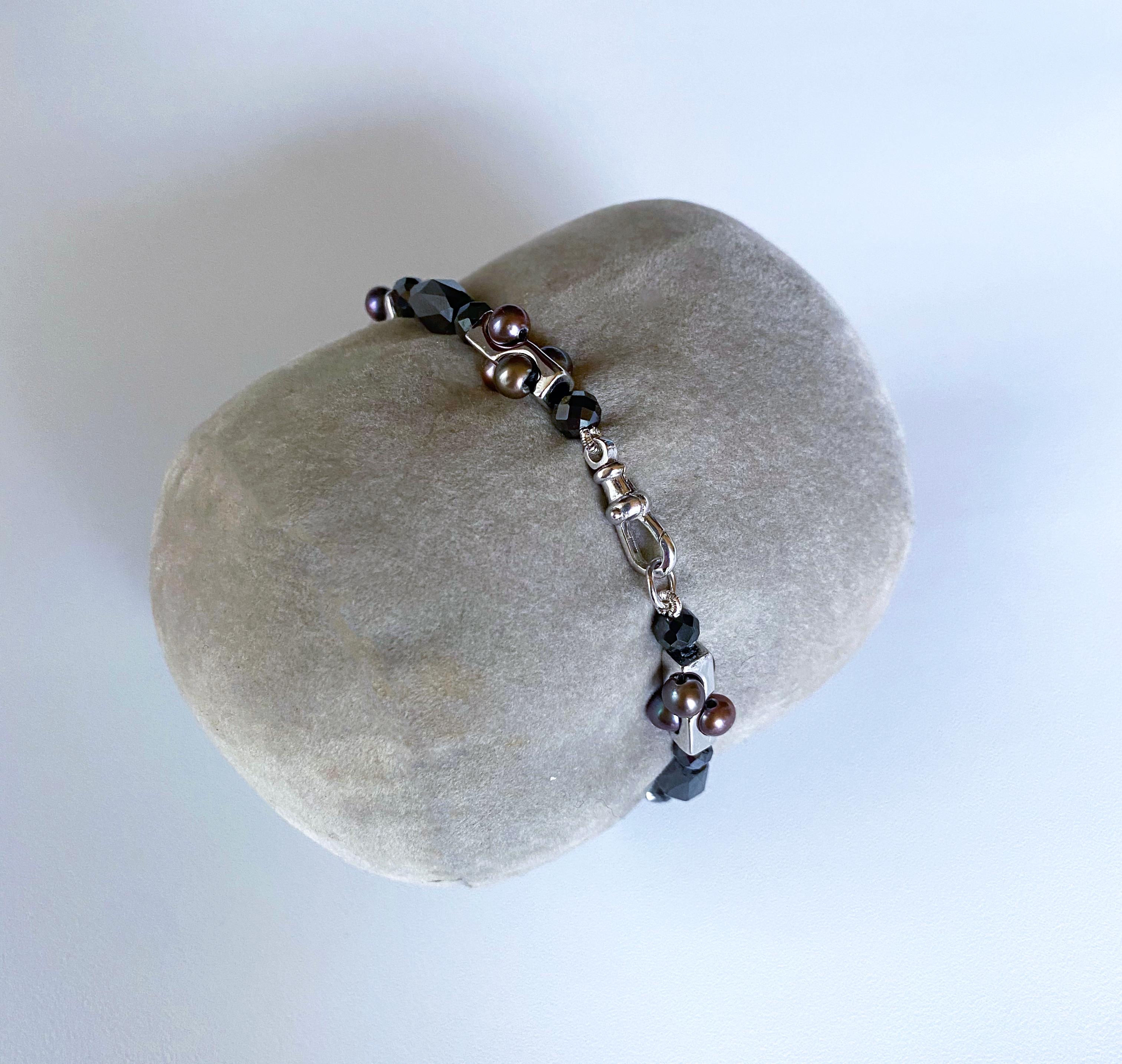 Brilliant Cut Marina J. Unisex Infinity Bracelet w Black Pearls, Black Spinel & 14K White Gold For Sale