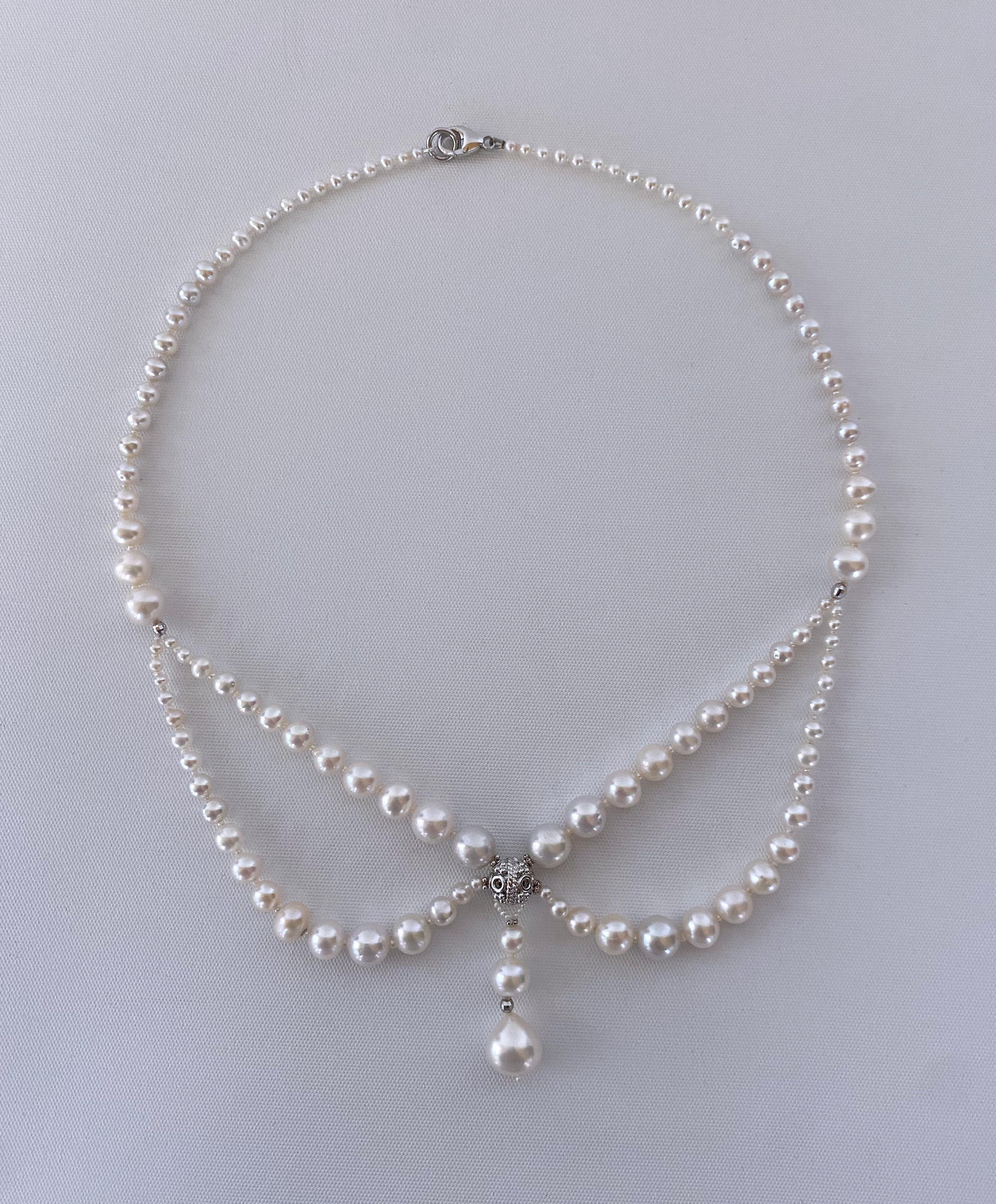 Marina J., viktorianisch inspirierte, drapierte Perlen- und Rhodium-Halskette (Kunsthandwerker*in) im Angebot