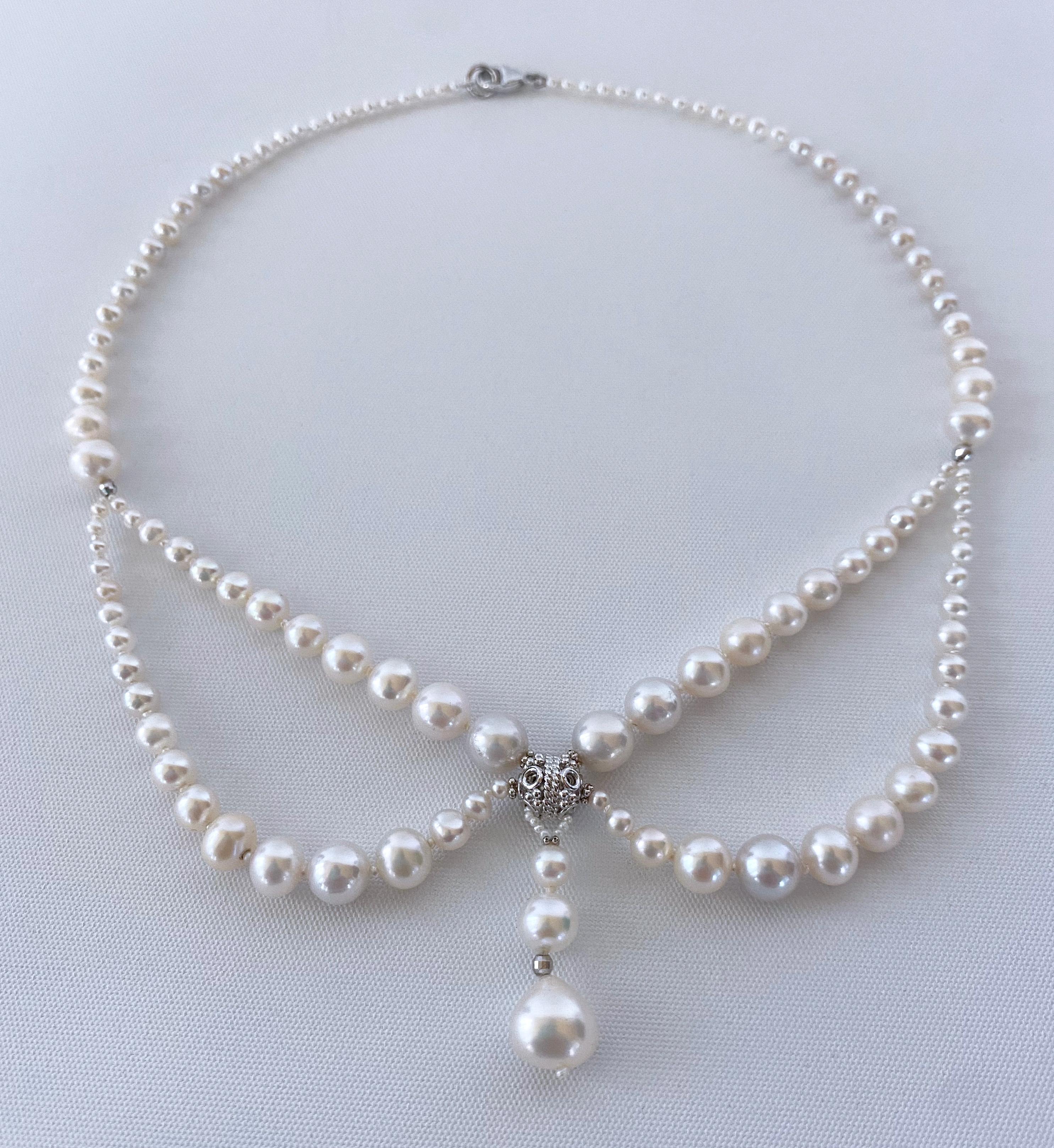 Marina J., viktorianisch inspirierte, drapierte Perlen- und Rhodium-Halskette im Zustand „Neu“ im Angebot in Los Angeles, CA