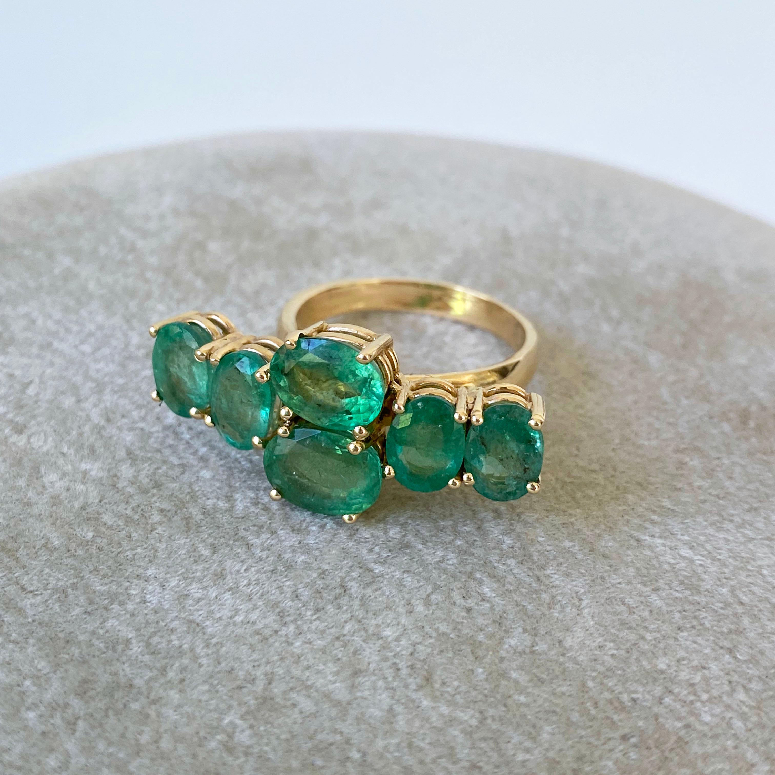 Marina J. Vintage Emerald & Solid 14k Yellow Gold Ring In New Condition For Sale In Los Angeles, CA