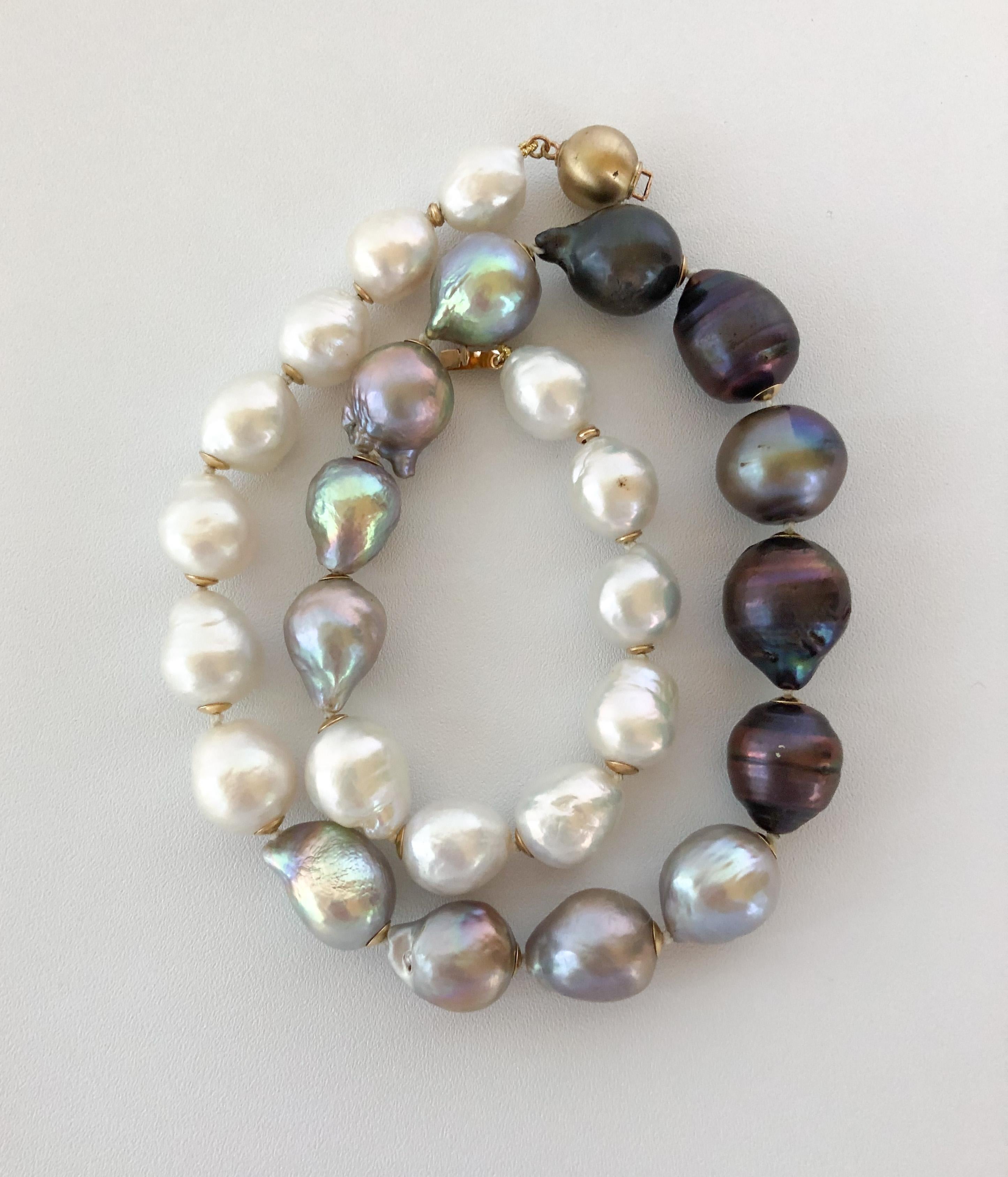 Marina J. White, Grey & Black Graduated Pearl Necklace with 14K Gold Clasp, Cups In New Condition In Los Angeles, CA