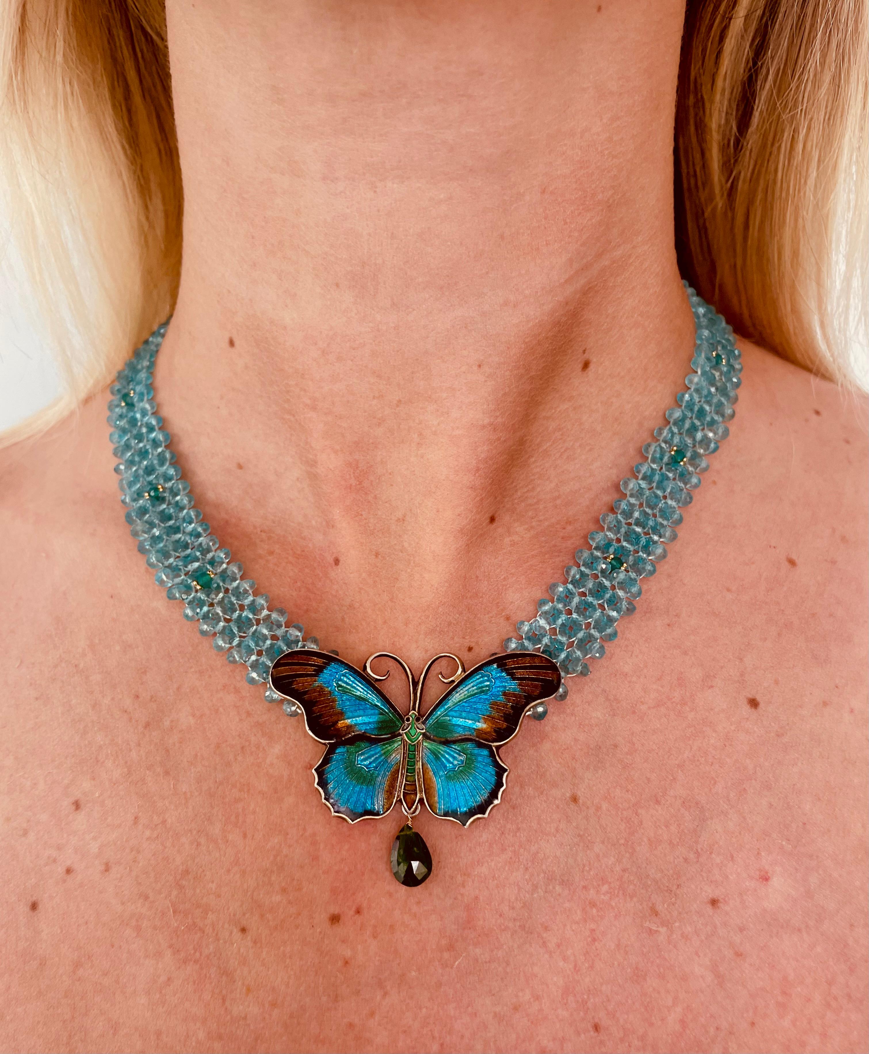 Marina J. Collar tejido de aguamarina con centro de mariposa vintage Cuenta en venta