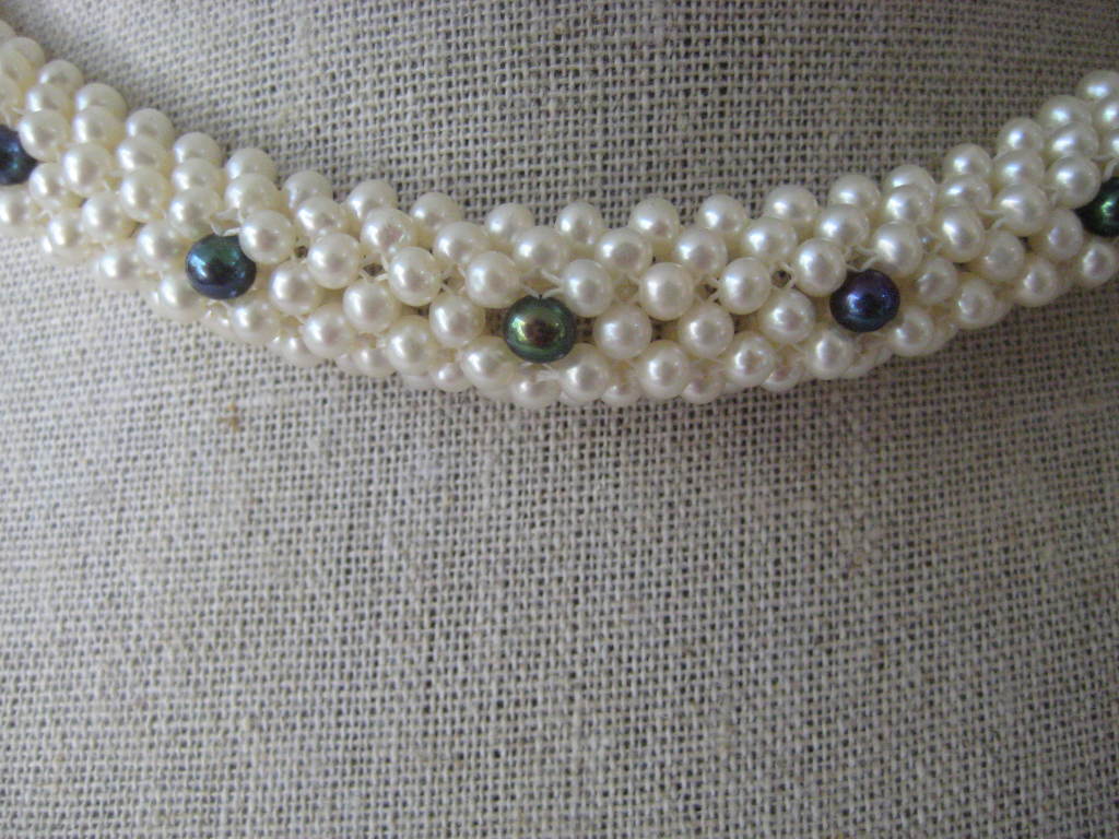 Marina J. Collier en corde de perles tissées avec accents de perles noires et or jaune 14 carats 6