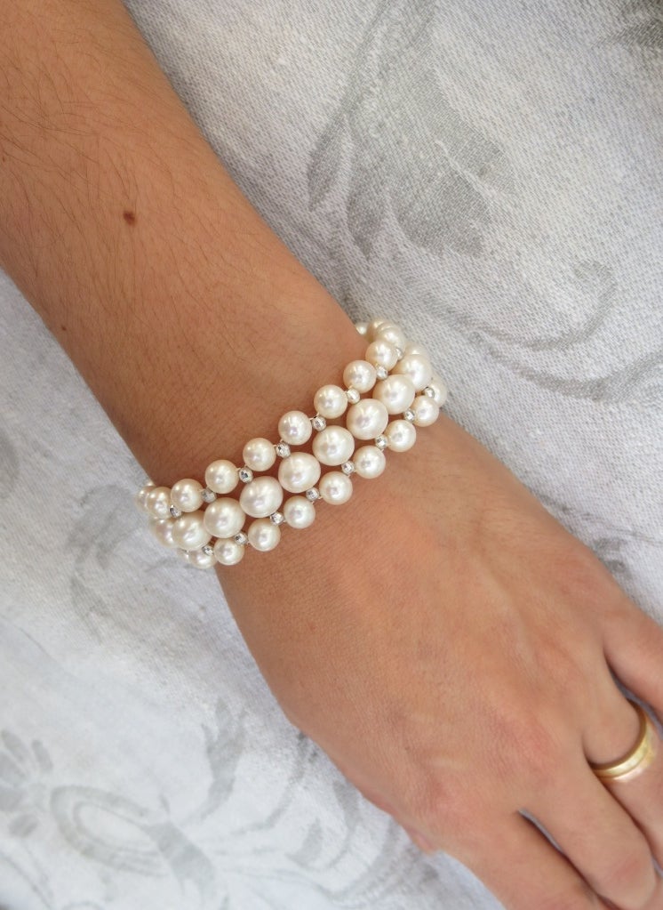 Marina J. Woven Pearl Bracelet with Faceted Silver Beads & Sliding Silver Clasp In New Condition For Sale In Los Angeles, CA