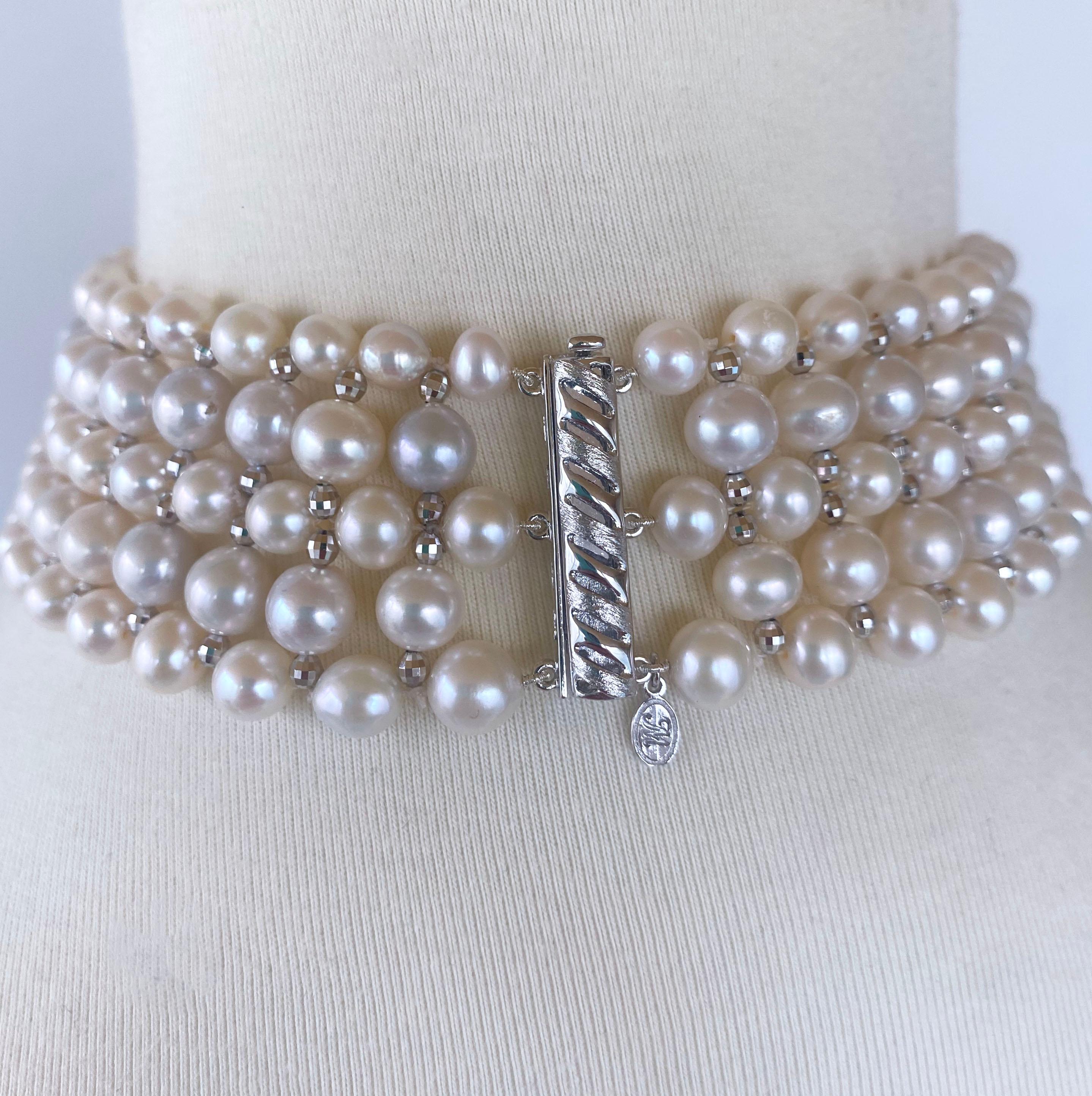 Marina J., choker en perles tissées avec perles facettées plaquées or et fermoir décoratif en vente 1