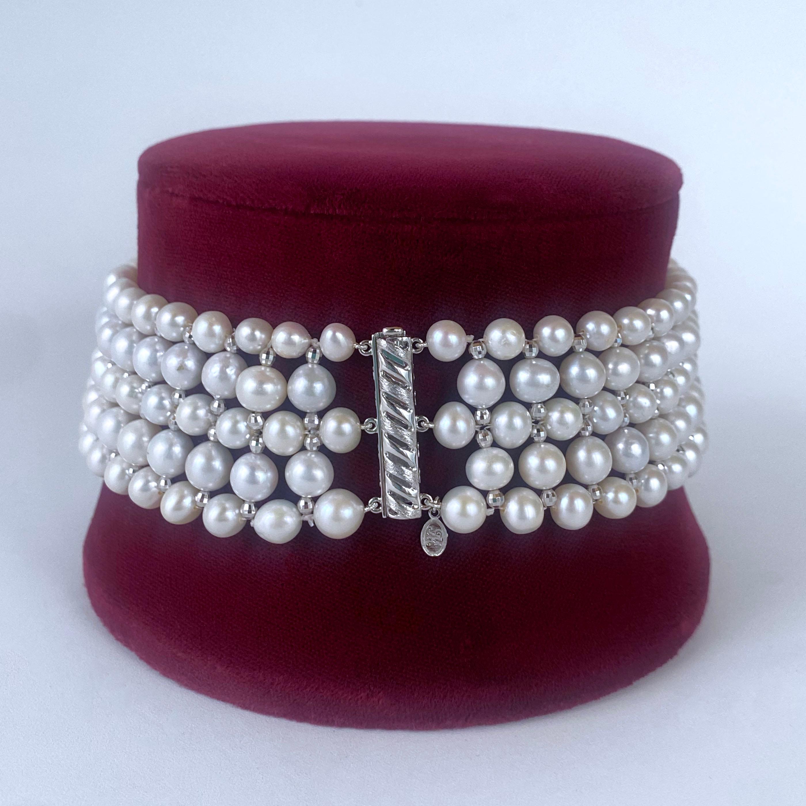 Marina J., choker en perles tissées avec perles facettées plaquées or et fermoir décoratif en vente 2