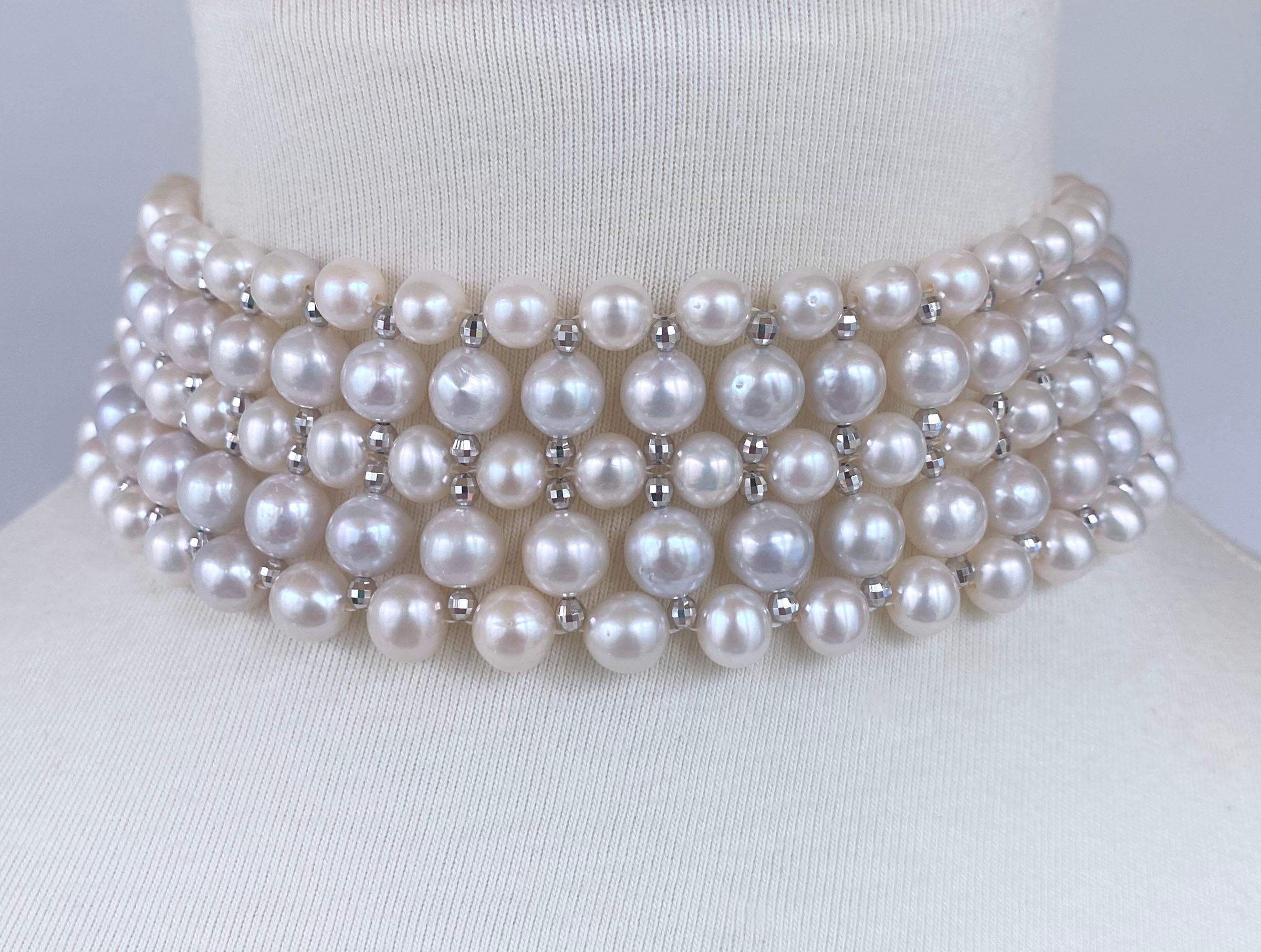 Marina J., choker en perles tissées avec perles facettées plaquées or et fermoir décoratif en vente 3