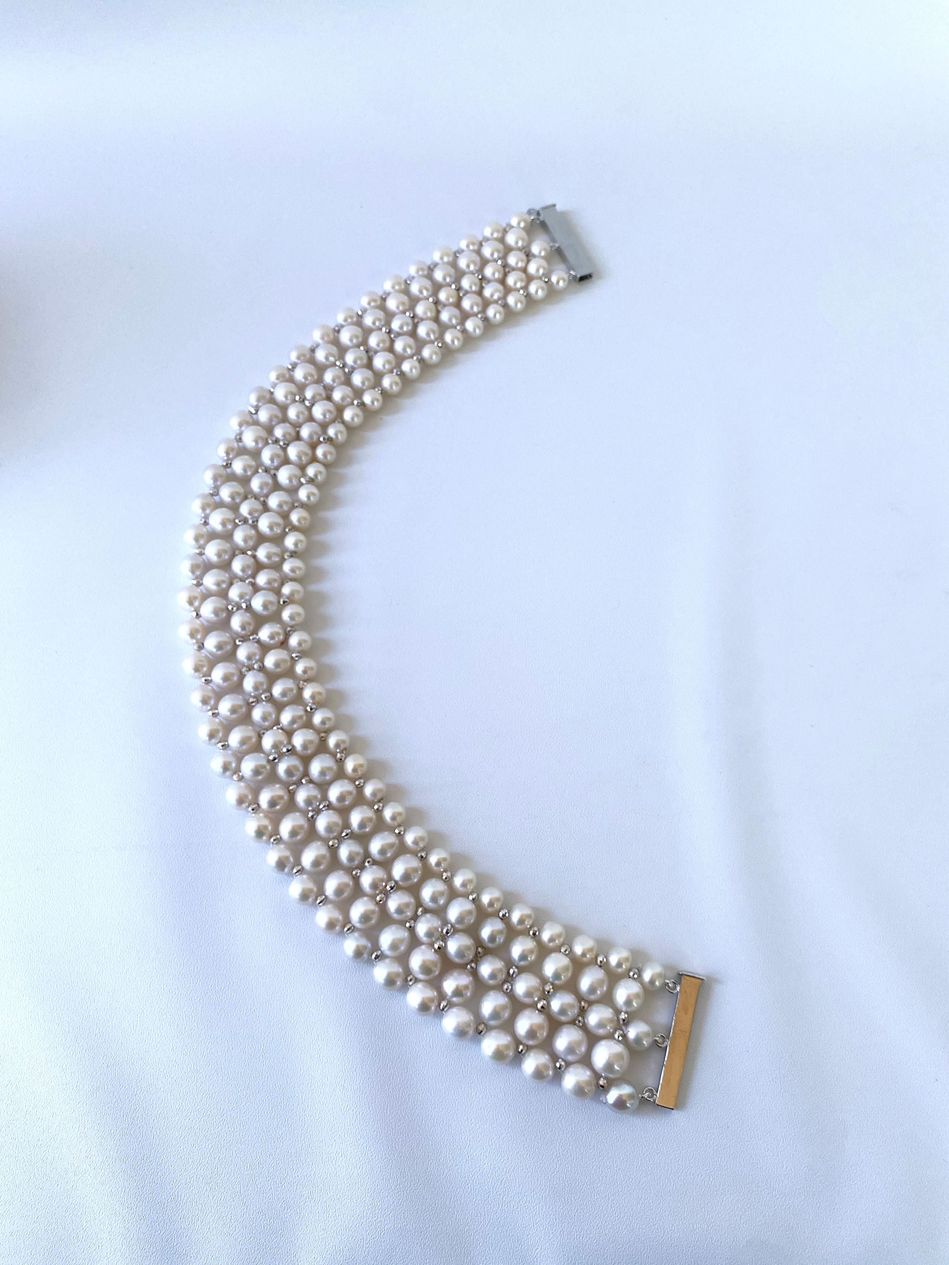 Artisan Marina J., tour de cou en perles tissées avec accents disco en métal rhodié argenté en vente