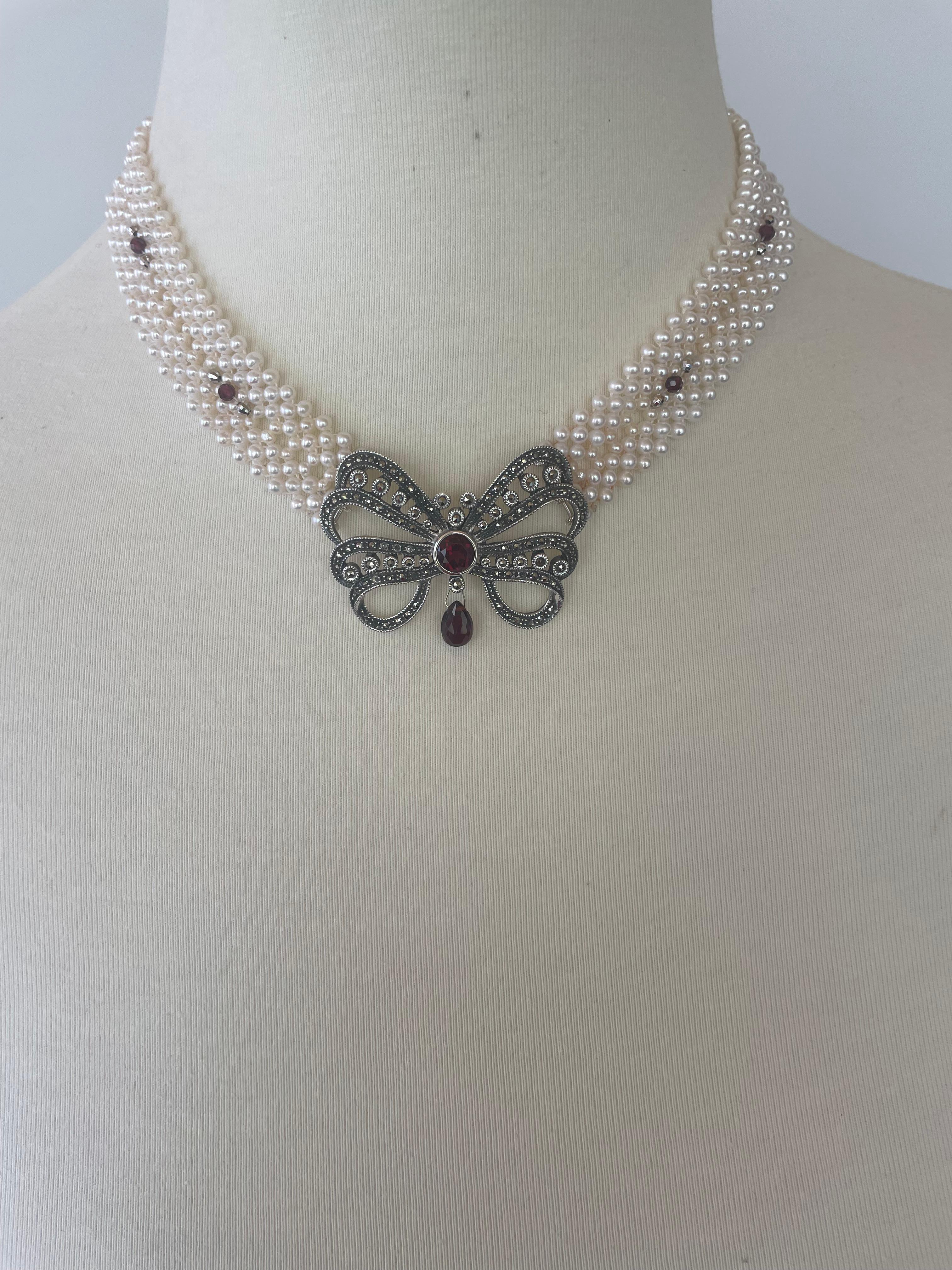 Marina J, gewebte Perlenkette mit Sterlingsilber-Brosche mit Granat Damen im Angebot