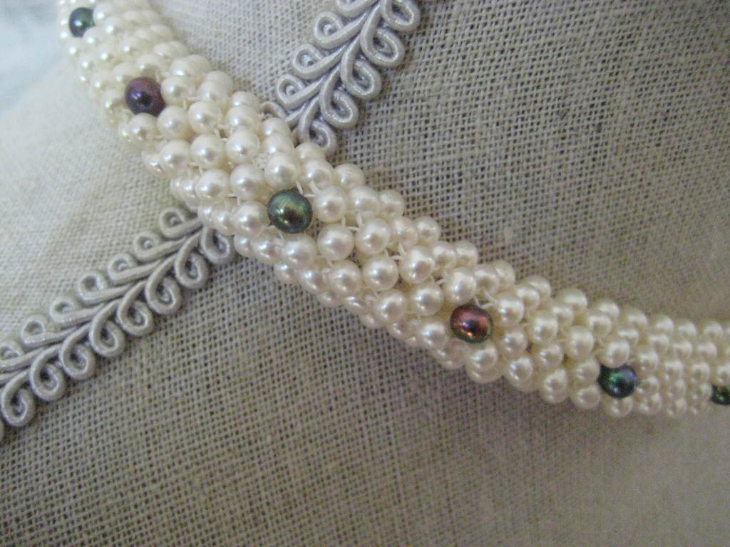 Marina J. Collier en perles tissées avec accents de perles noires et or jaune 14k en vente 7