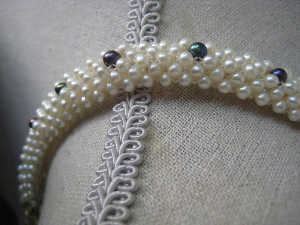 Marina J. Collier en perles tissées avec accents de perles noires et or jaune 14k en vente 9