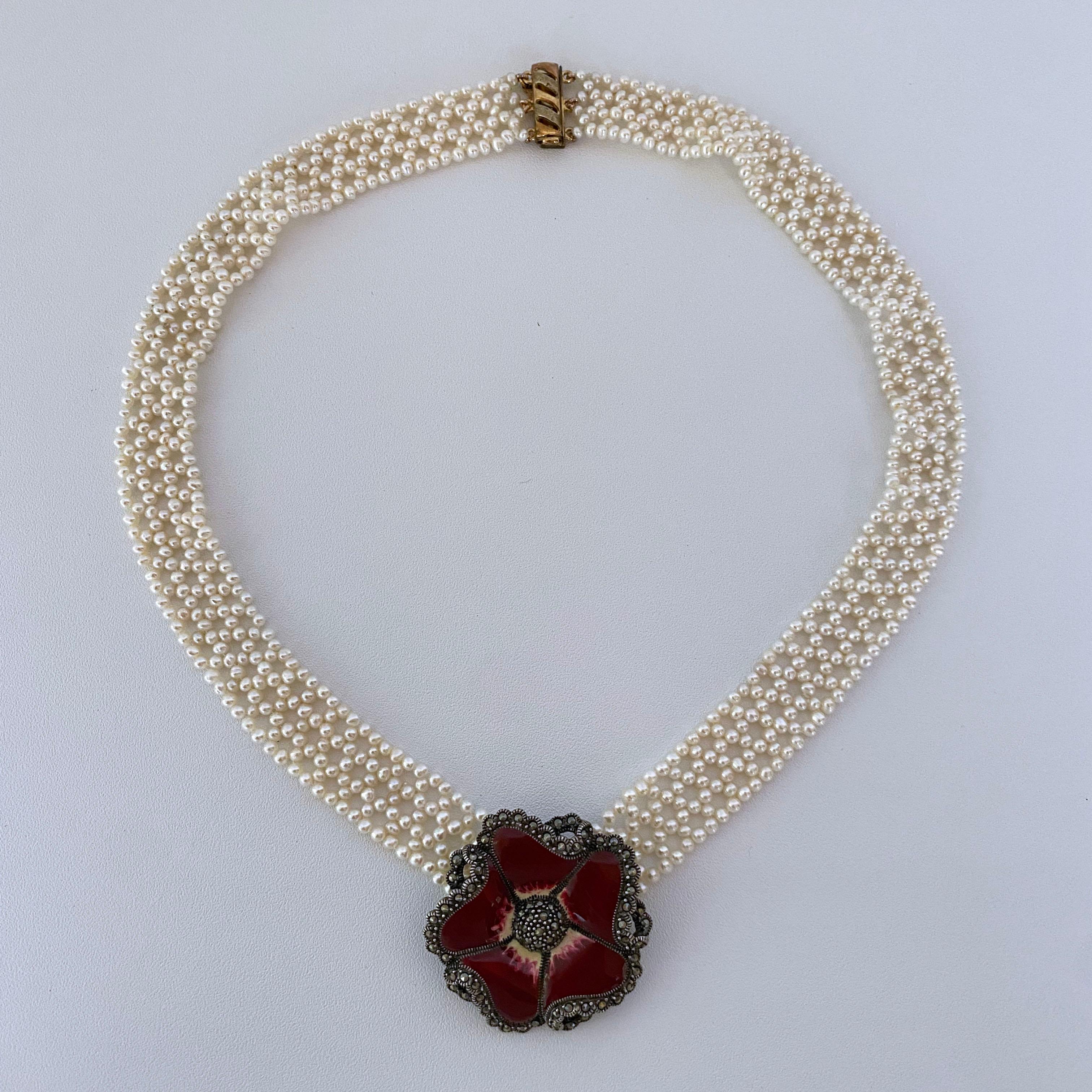 Marina J Woven 'V' Shaped Pearl Necklace with Vintage Brooch In New Condition In Los Angeles, CA