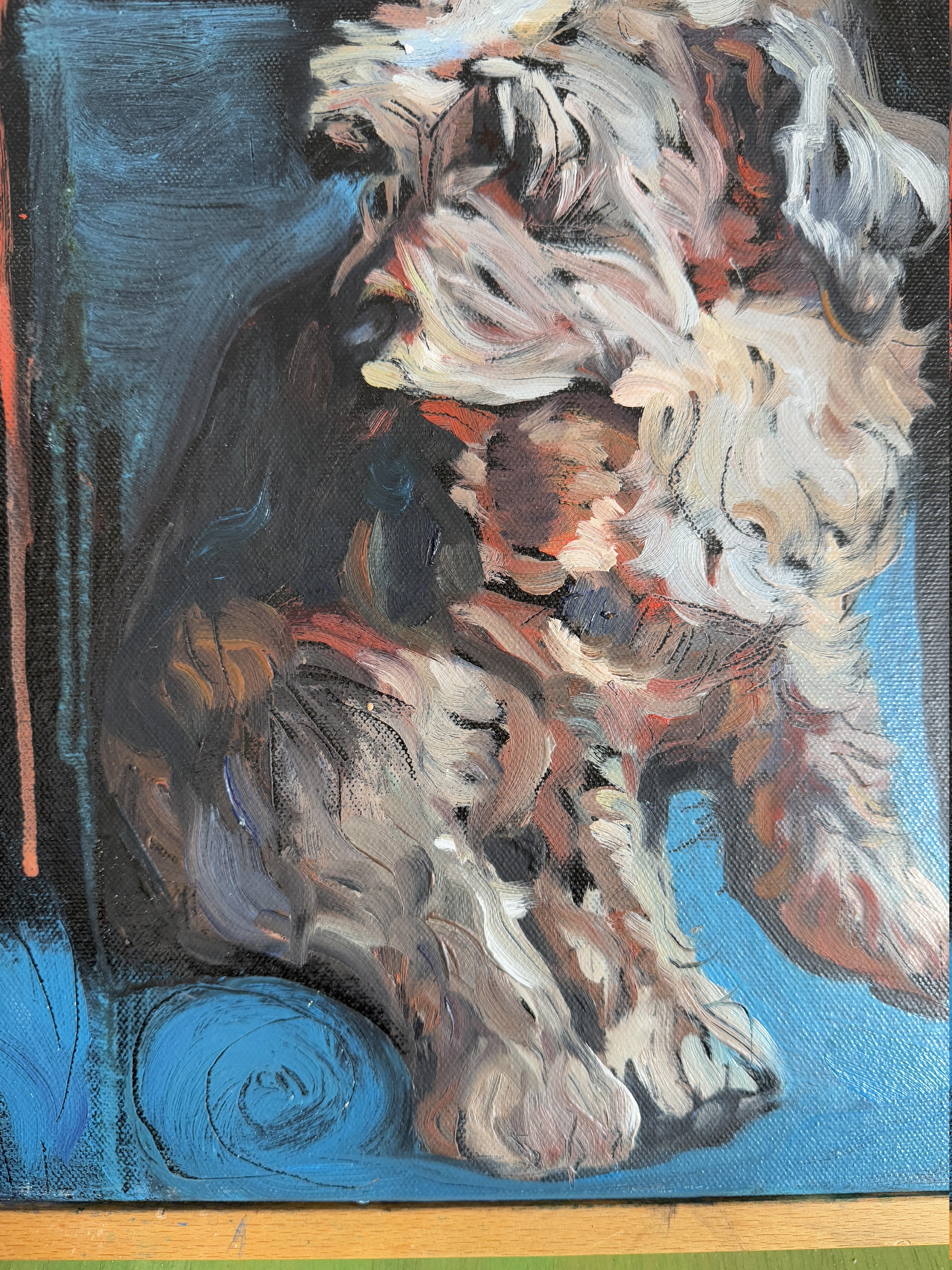 Dieses kleine, aber feine und elegante Werk ist das Porträt eines Hundes. Das realistische Bild steht vor einem schwarz-blauen Hintergrund mit geometrischen und textlichen Elementen, die dem Werk ein einzigartiges, stilvolles Aussehen verleihen.