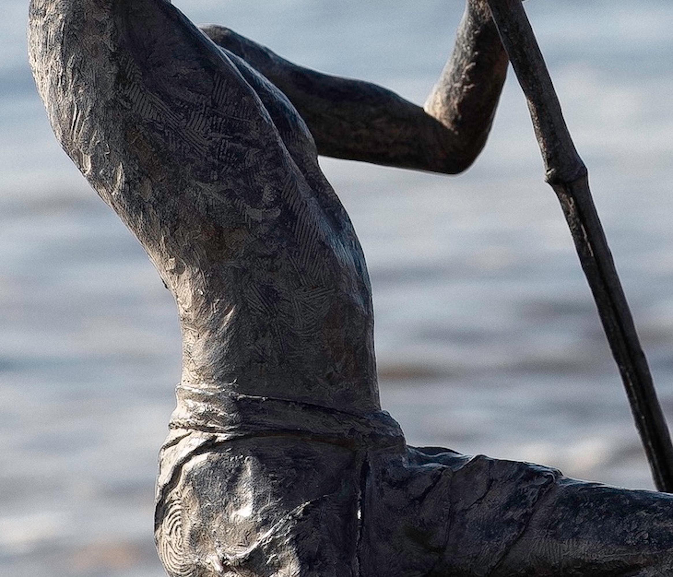 At Dawn by Marine de Soos - Bronze sculpture, figurative, man im Angebot 6