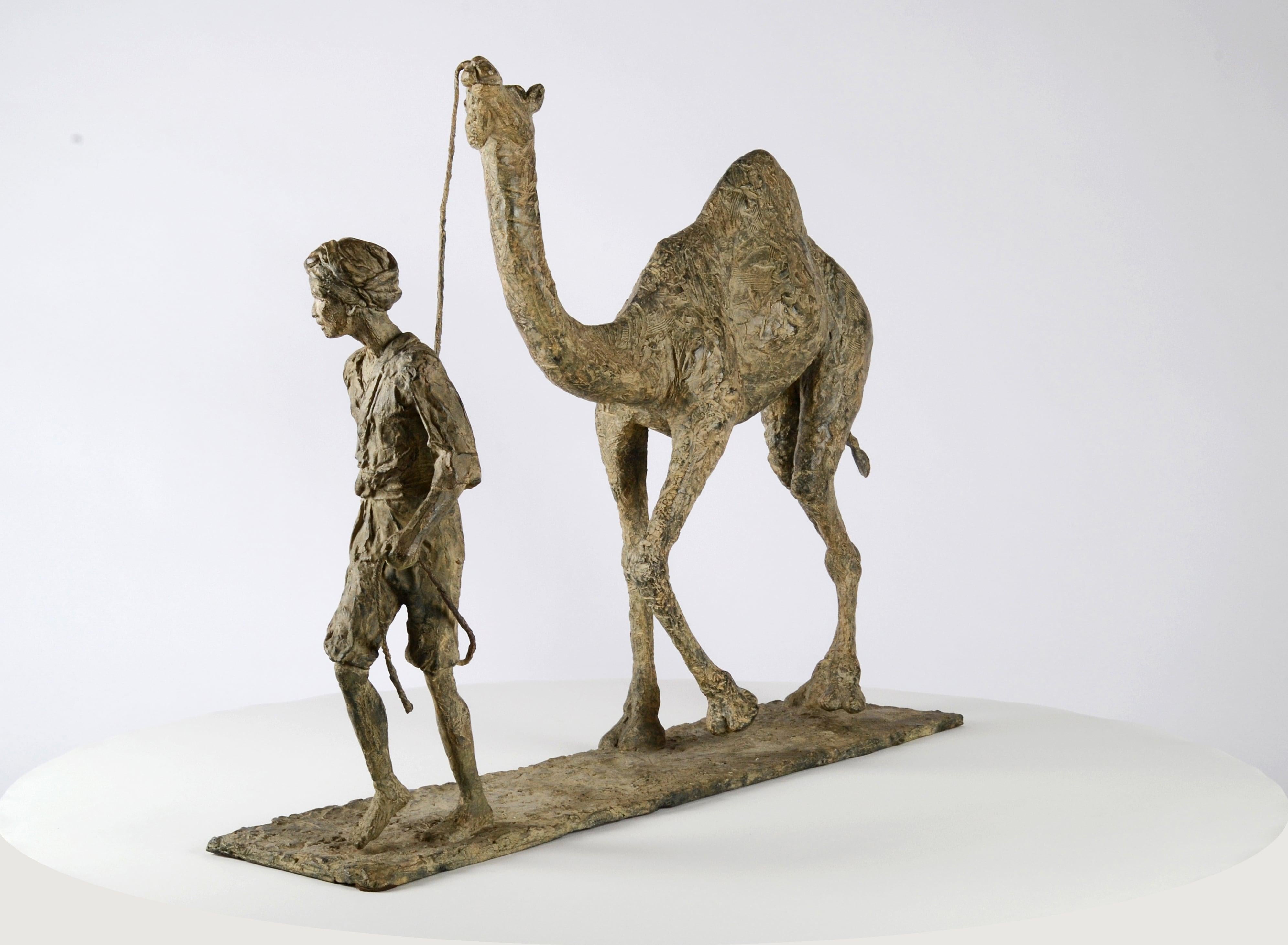 Au fil des sables de Marine de Soos - Sculpture animalière en bronze, camel en vente 1