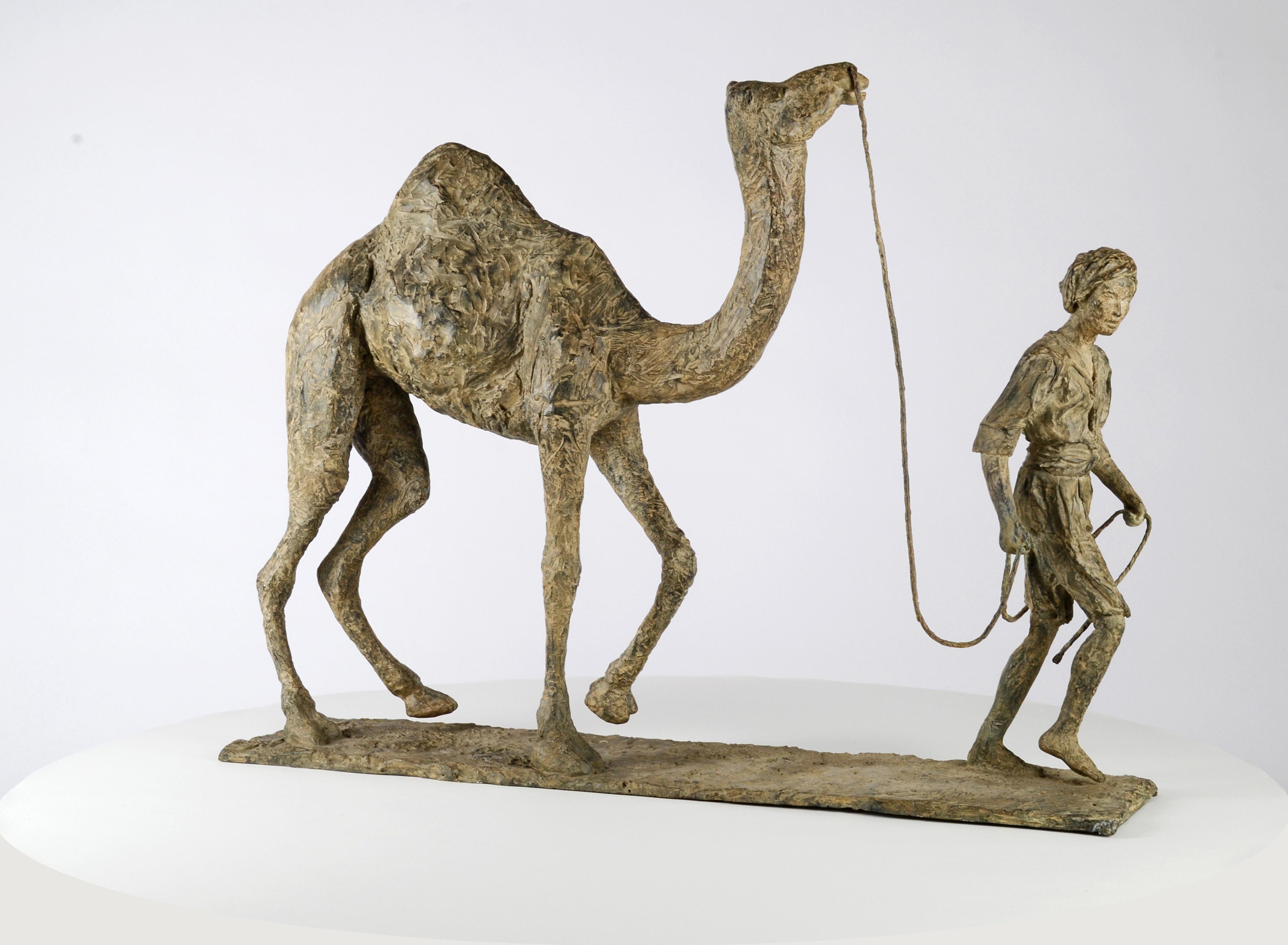 Au fil des sables de Marine de Soos - Escultura animal en bronce, camello en venta 8