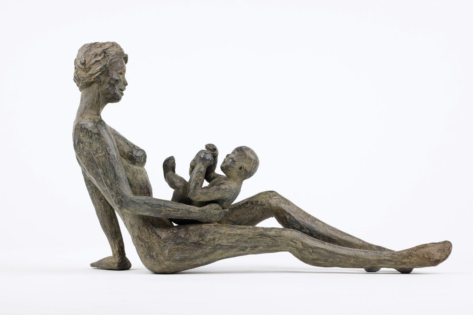 Babbling by Marine de Soos - bronze sculpture, mother and child