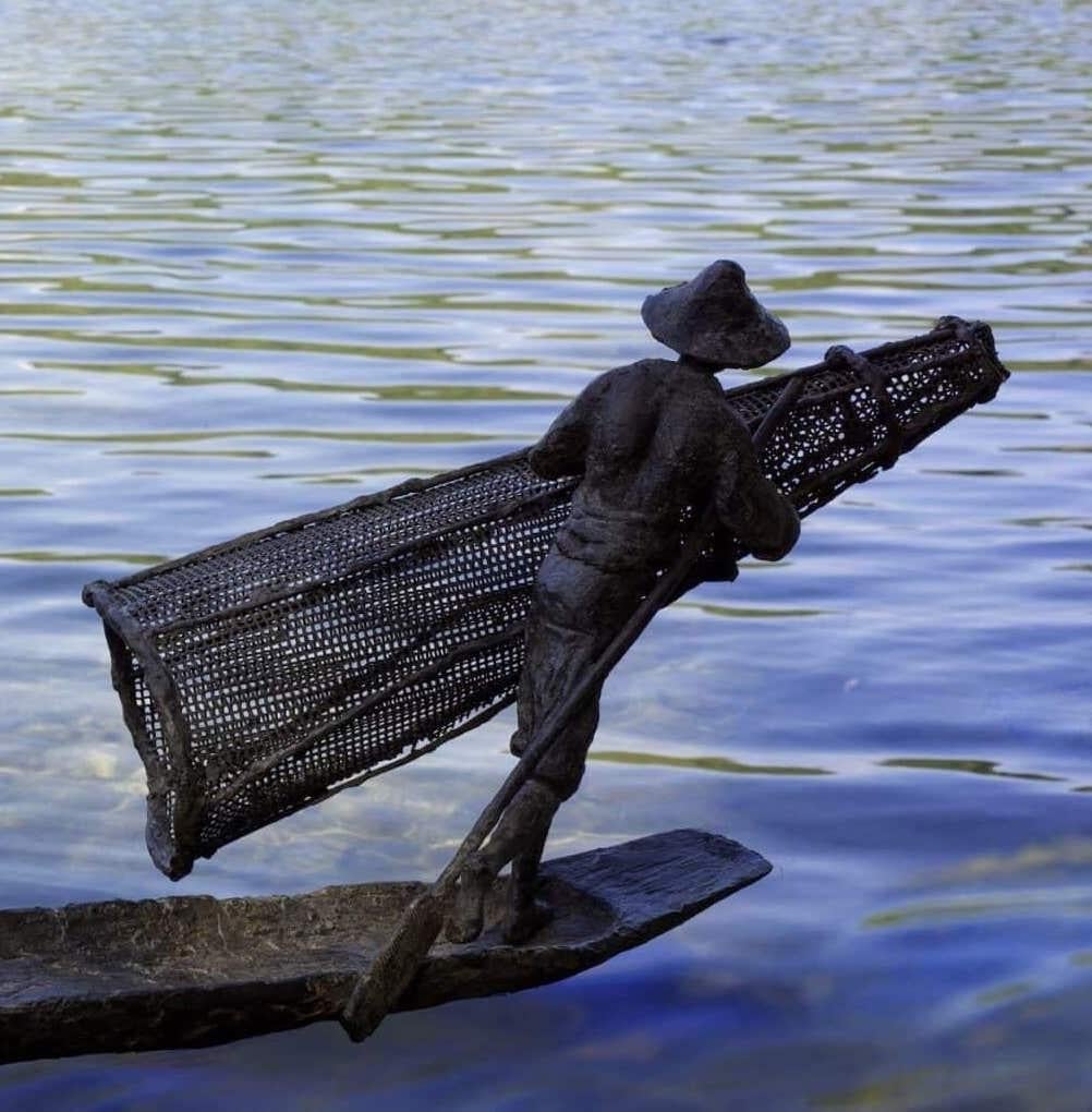 Pescador Burman III de Marine de Soos - Escultura de bronce, figurativa, hombre en venta 4
