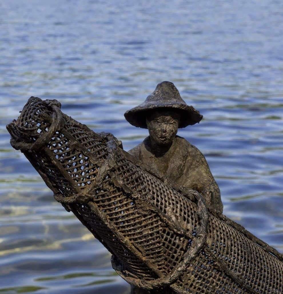 Pescador Burman III de Marine de Soos - Escultura de bronce, figurativa, hombre en venta 5